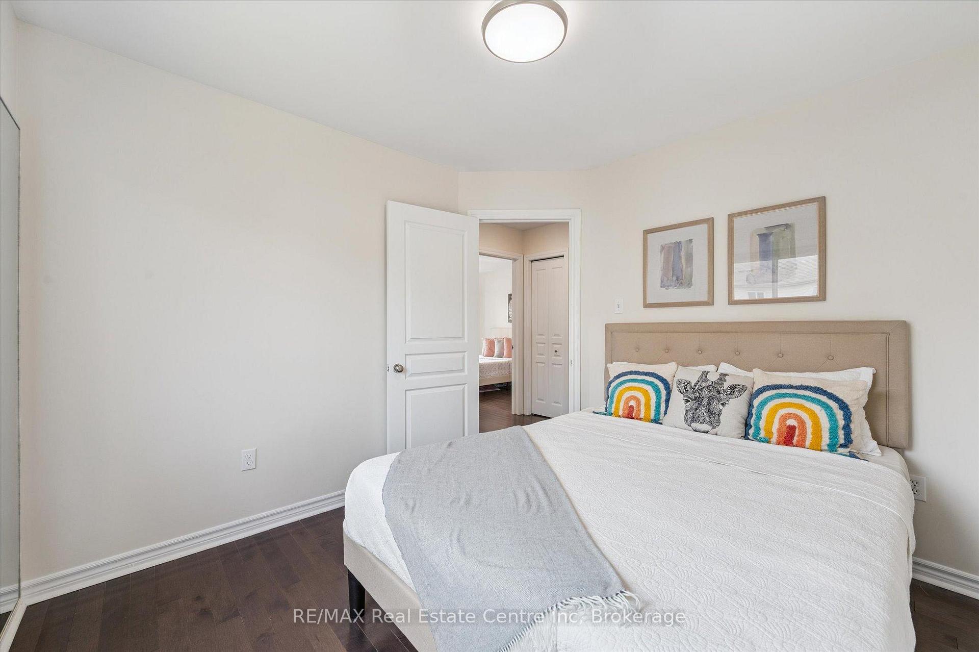 Photo 18 of 24 Wilkie Crescent, Guelph, Pineridge/Westminster Woods — HOMEH