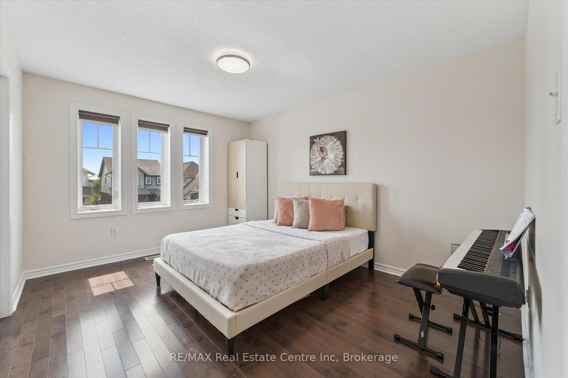 Photo 19 of 24 Wilkie Crescent, Guelph, Pineridge/Westminster Woods — HOMEH