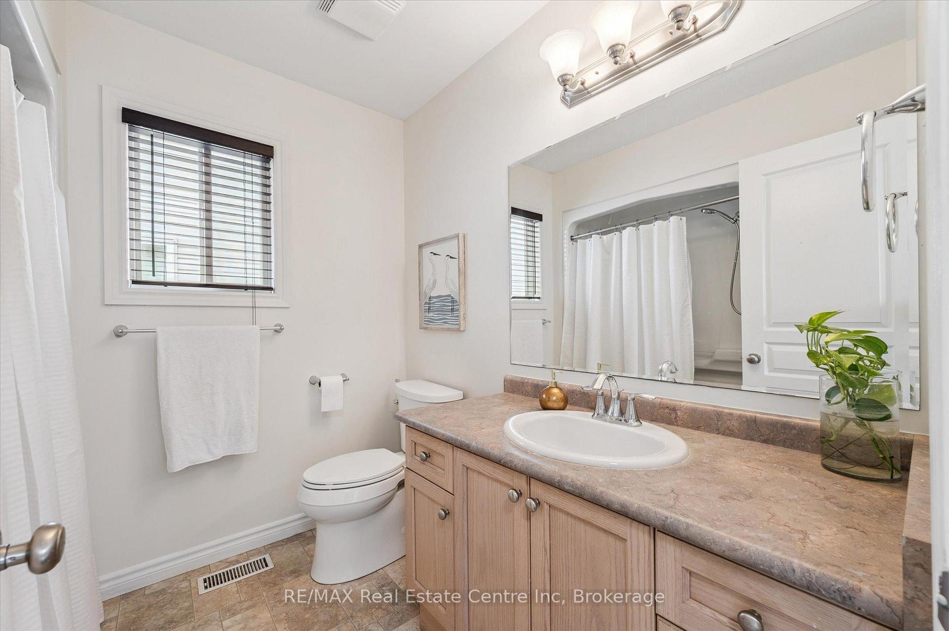 Photo 20 of 24 Wilkie Crescent, Guelph, Pineridge/Westminster Woods — HOMEH