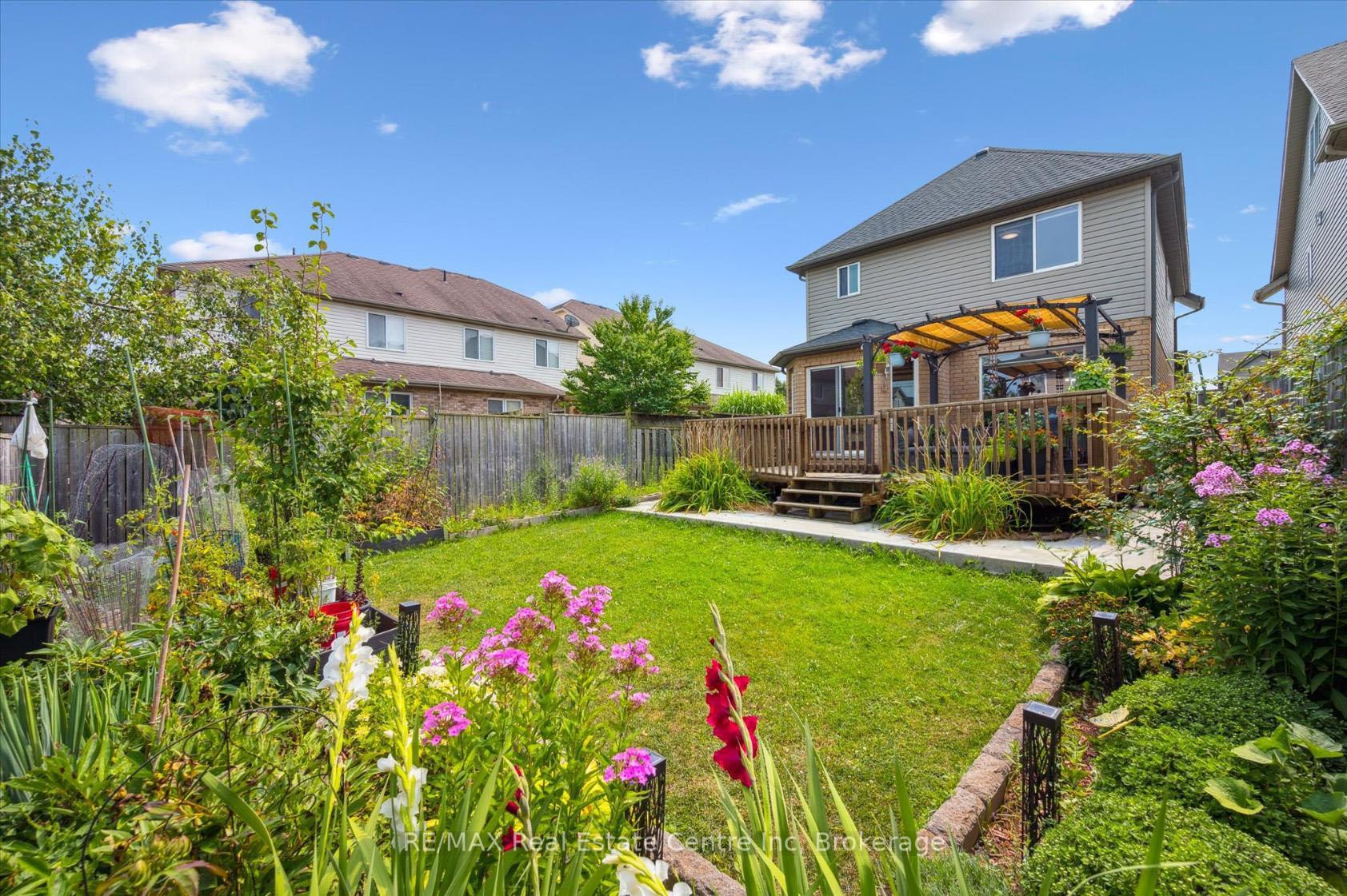 Photo 23 of 24 Wilkie Crescent, Guelph, Pineridge/Westminster Woods — HOMEH