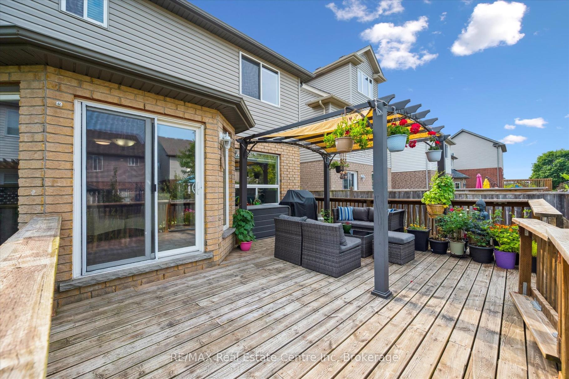 Photo 25 of 24 Wilkie Crescent, Guelph, Pineridge/Westminster Woods — HOMEH