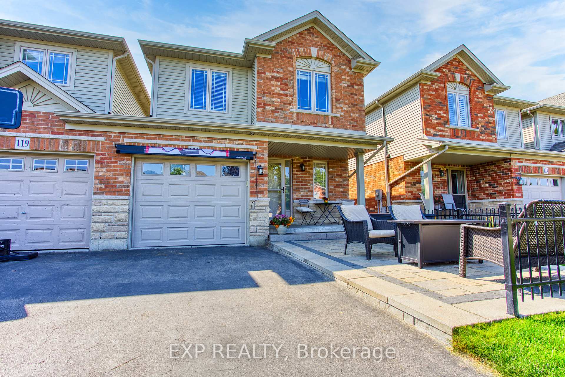 Photo 1 of 121 Sumner Crescent, Grimsby, Grimsby Beach — HOMEH