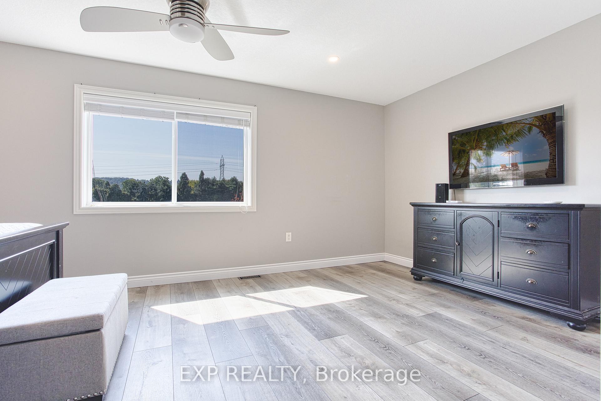 Photo 22 of 121 Sumner Crescent, Grimsby, Grimsby Beach — HOMEH