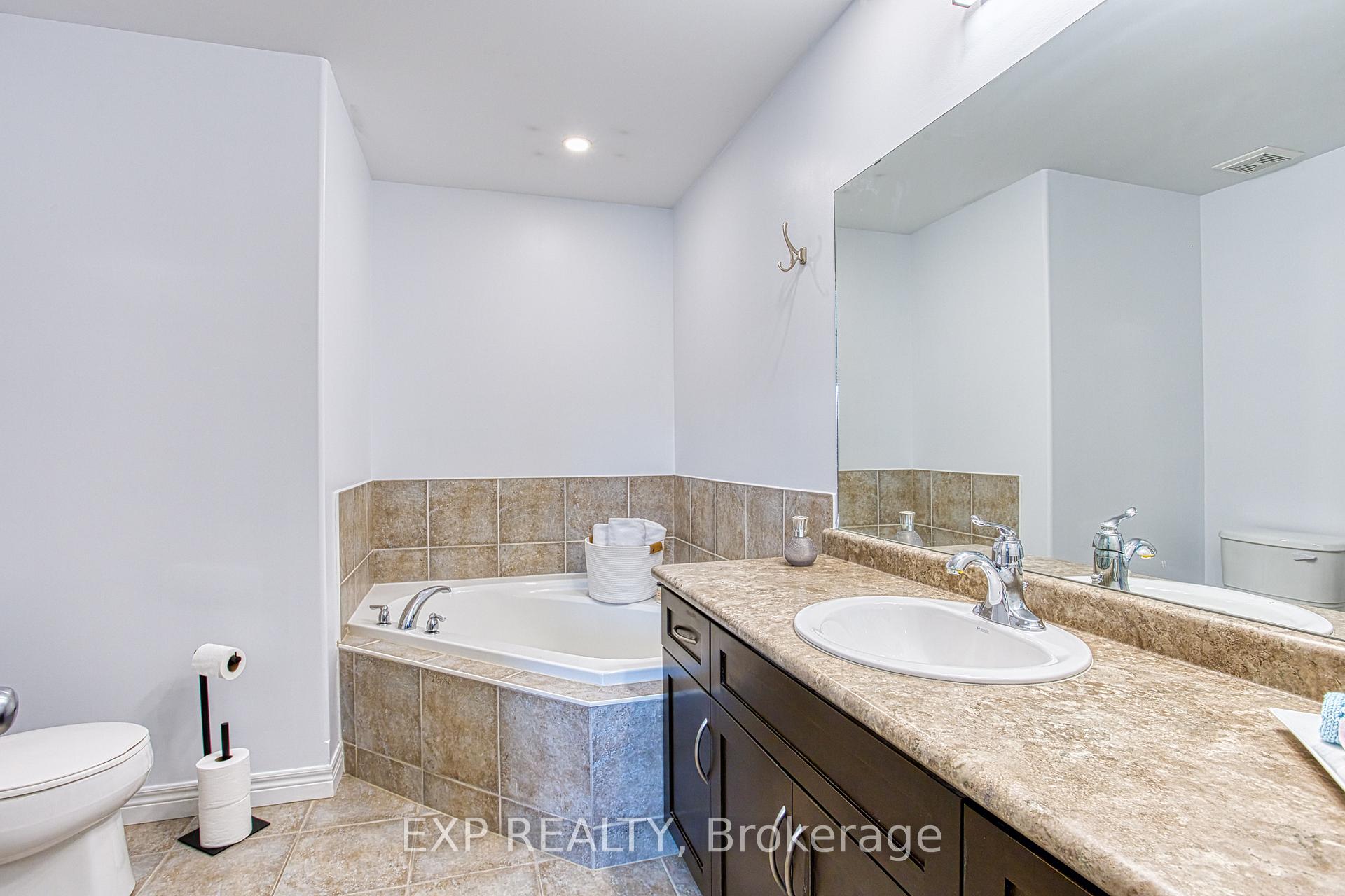 Photo 23 of 121 Sumner Crescent, Grimsby, Grimsby Beach — HOMEH