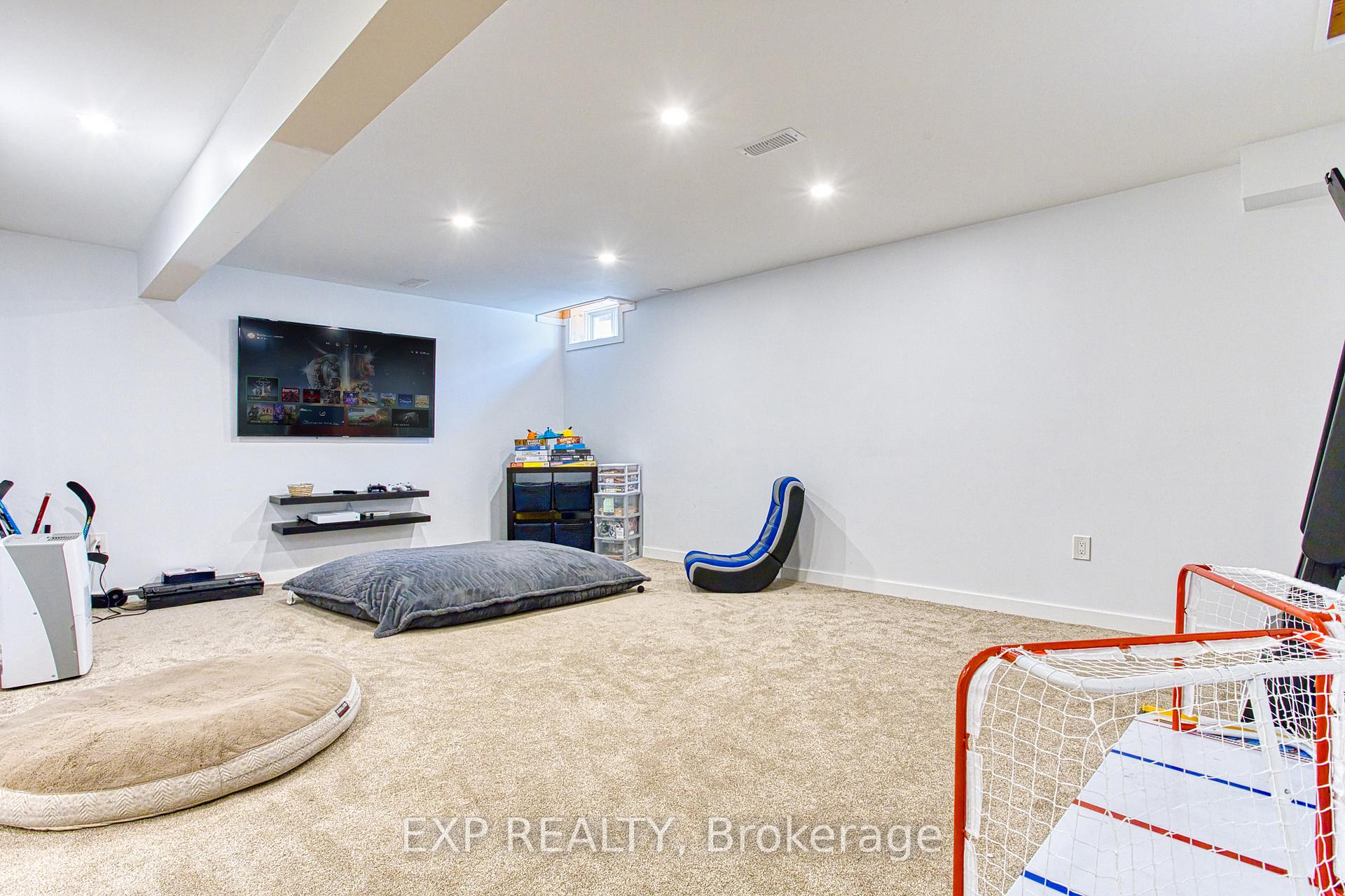 Photo 27 of 121 Sumner Crescent, Grimsby, Grimsby Beach — HOMEH