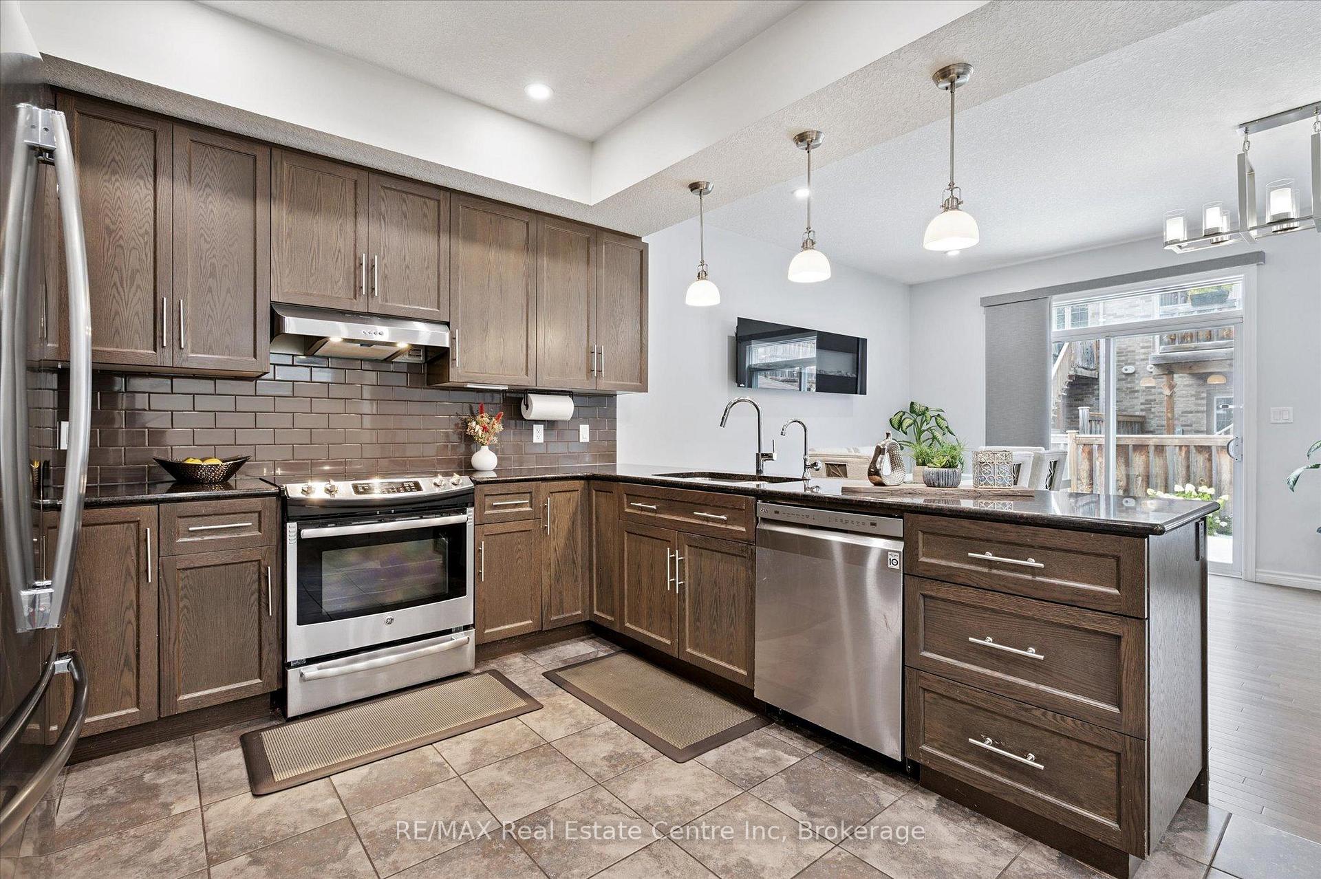 Photo 4 of Unit B, 68 York Road, Guelph, St. Patrick's Ward — HOMEH