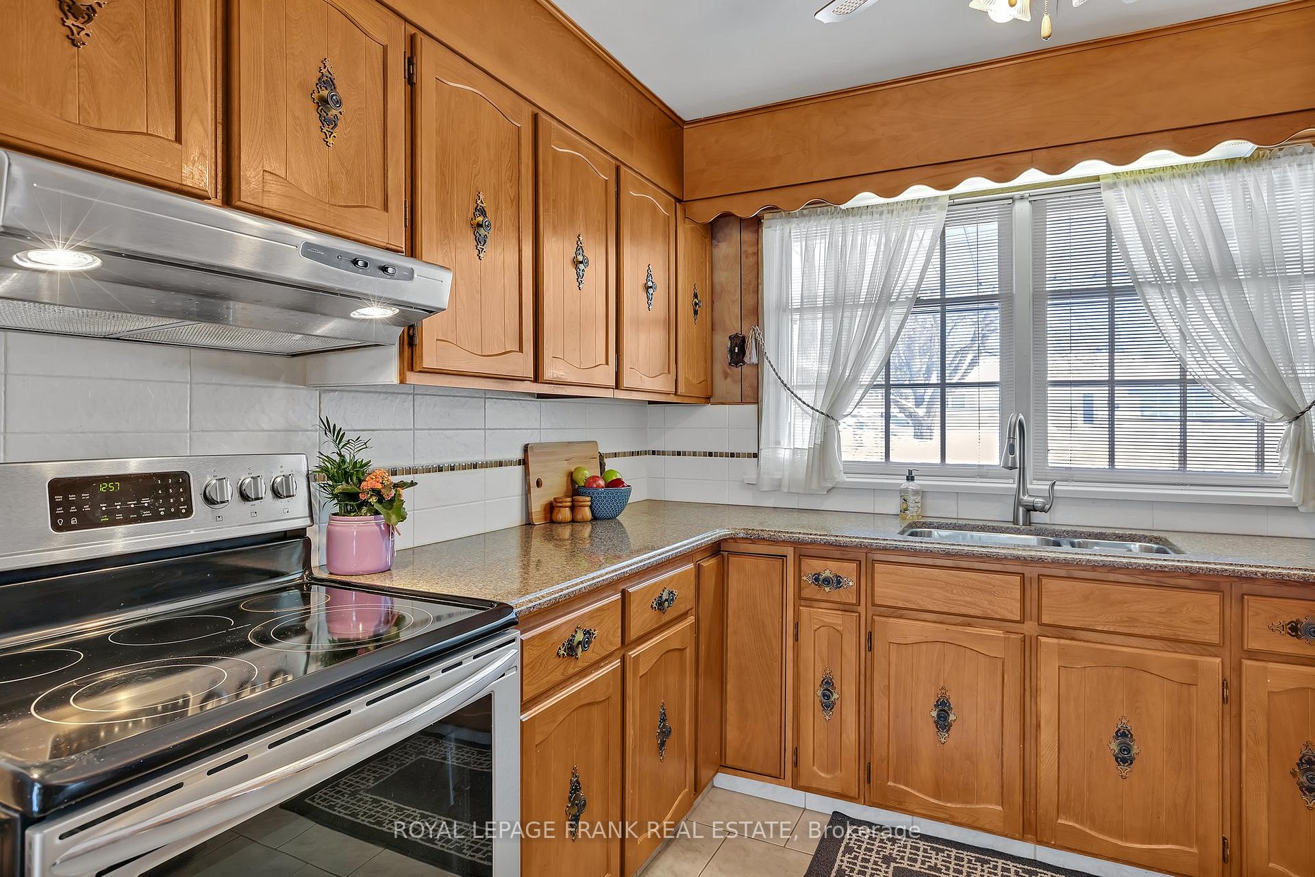 Photo 7 of 1359 Dobbin Avenue, Peterborough, Town Ward 3 — HOMEH