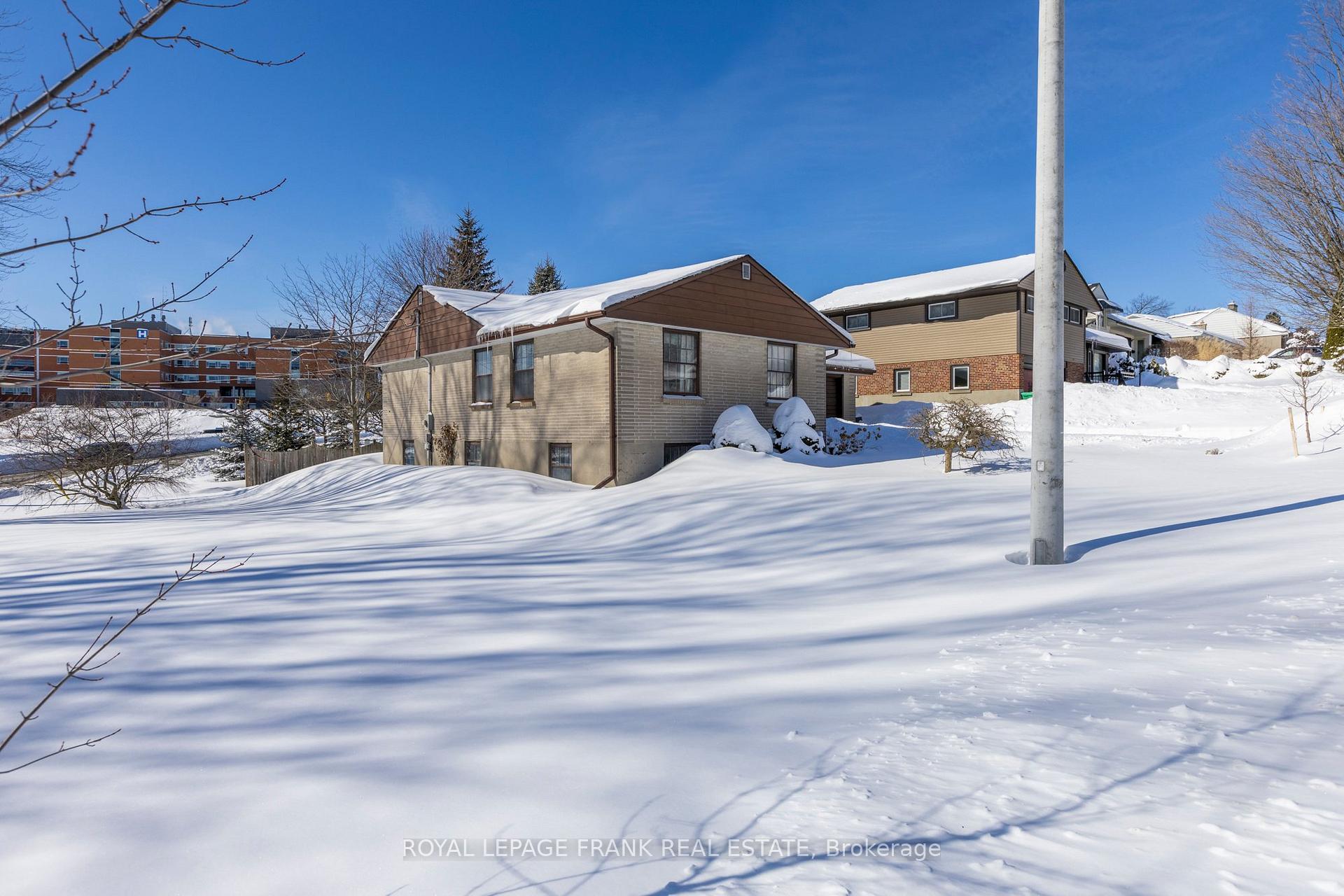 Photo 34 of 1359 Dobbin Avenue, Peterborough, Town Ward 3 — HOMEH