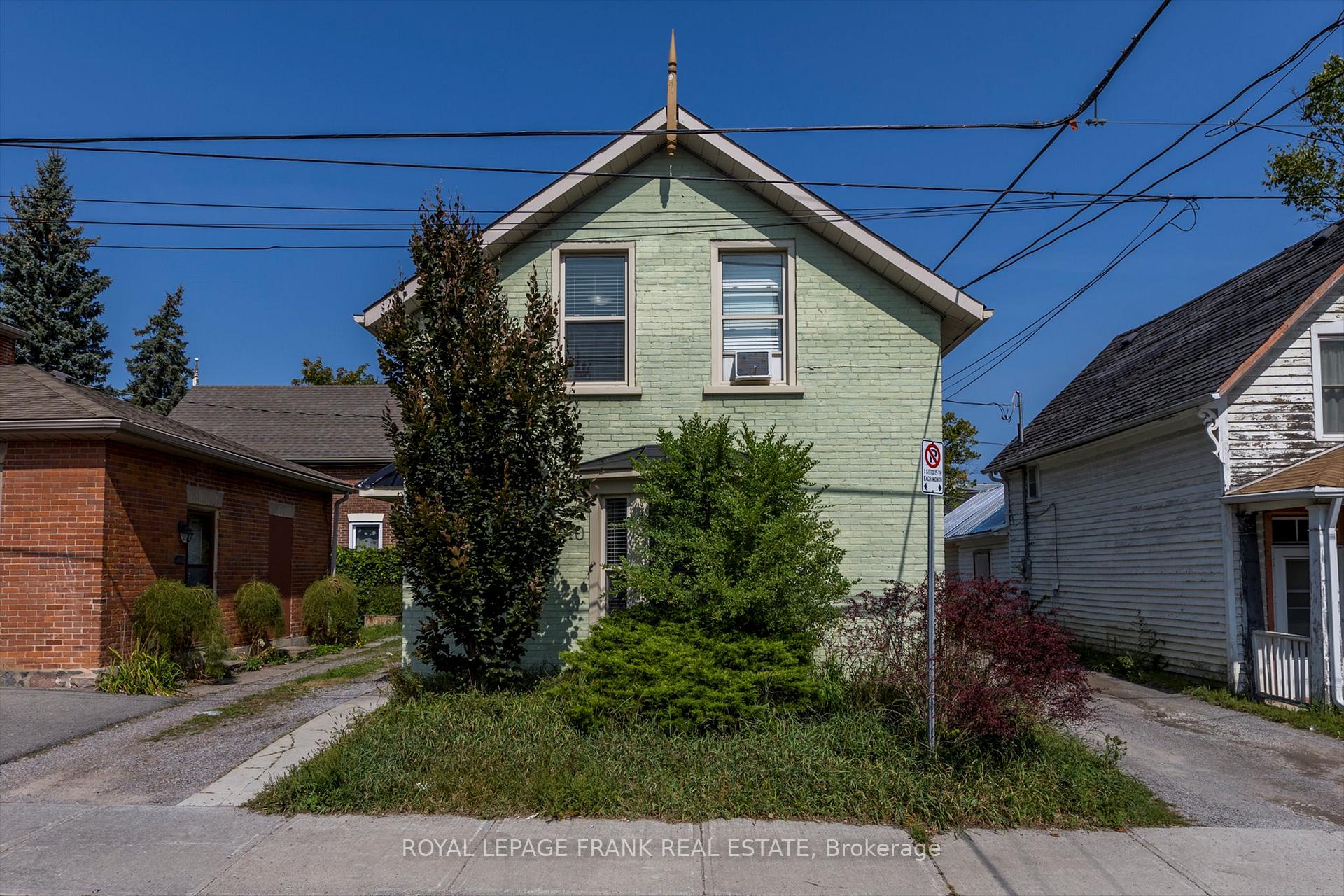 Front of 140 Antrim Street