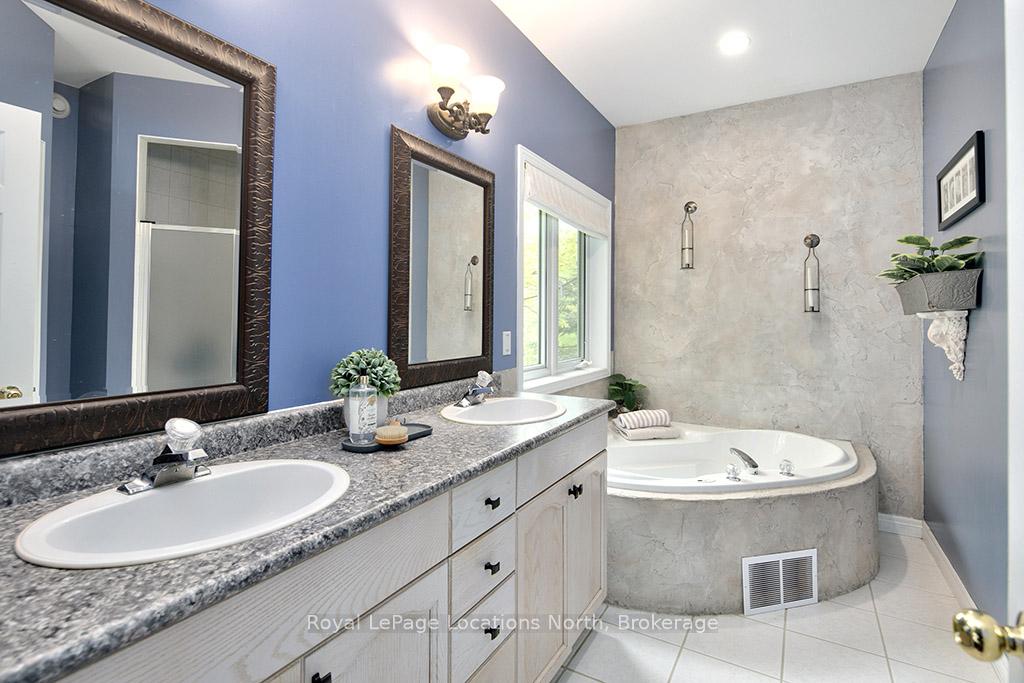 Photo 17 of 130 Davos Drive, Blue Mountains — HOMEH