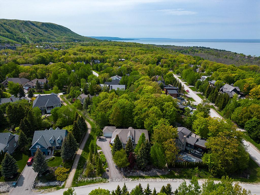 Photo 36 of 130 Davos Drive, Blue Mountains — HOMEH