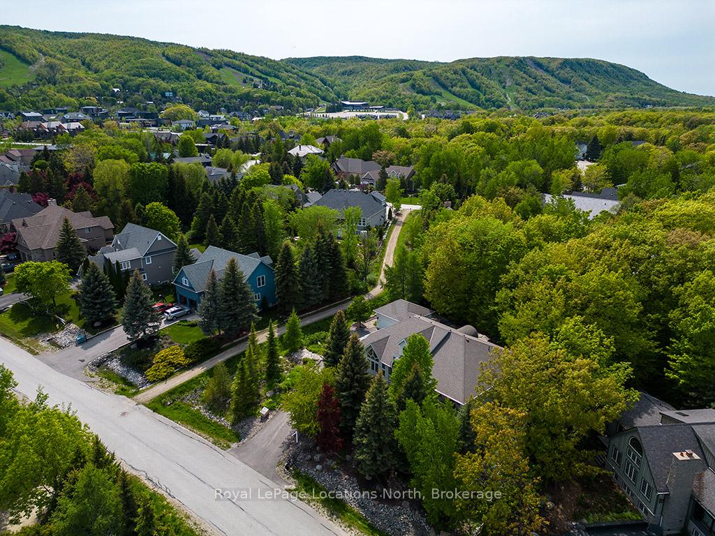 Photo 37 of 130 Davos Drive, Blue Mountains — HOMEH