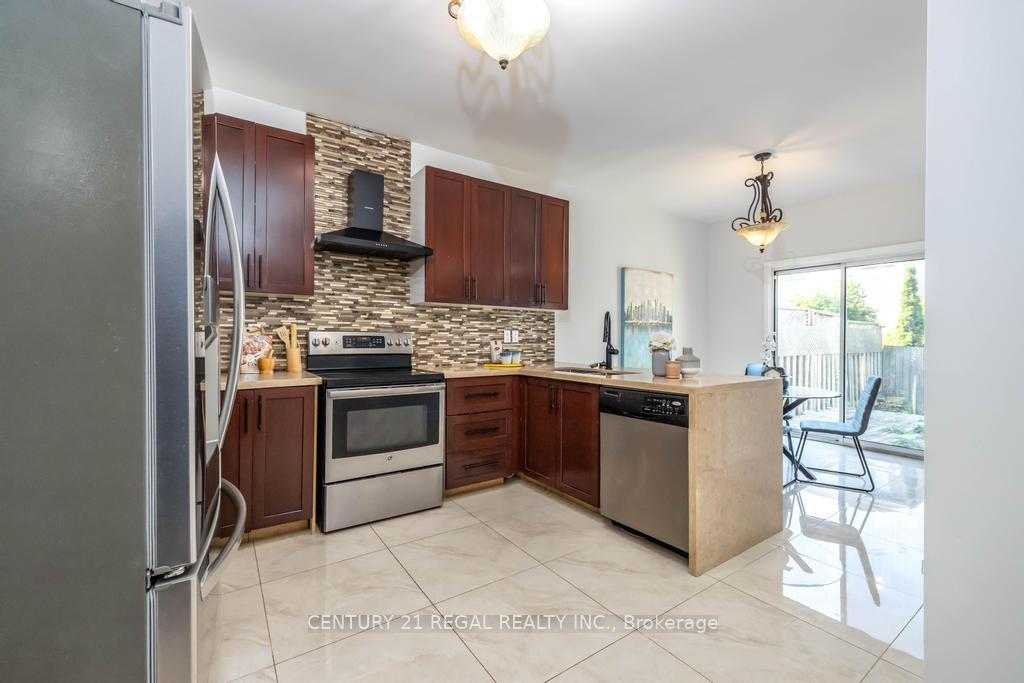 Photo 20 of 12 Salt Drive, Ajax, South East — HOMEH