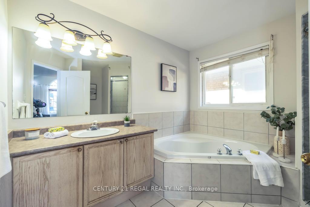 Photo 22 of 12 Salt Drive, Ajax, South East — HOMEH
