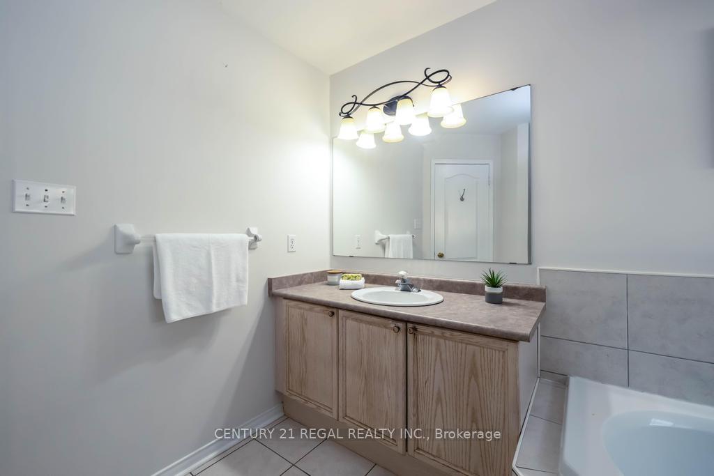 Photo 27 of 12 Salt Drive, Ajax, South East — HOMEH