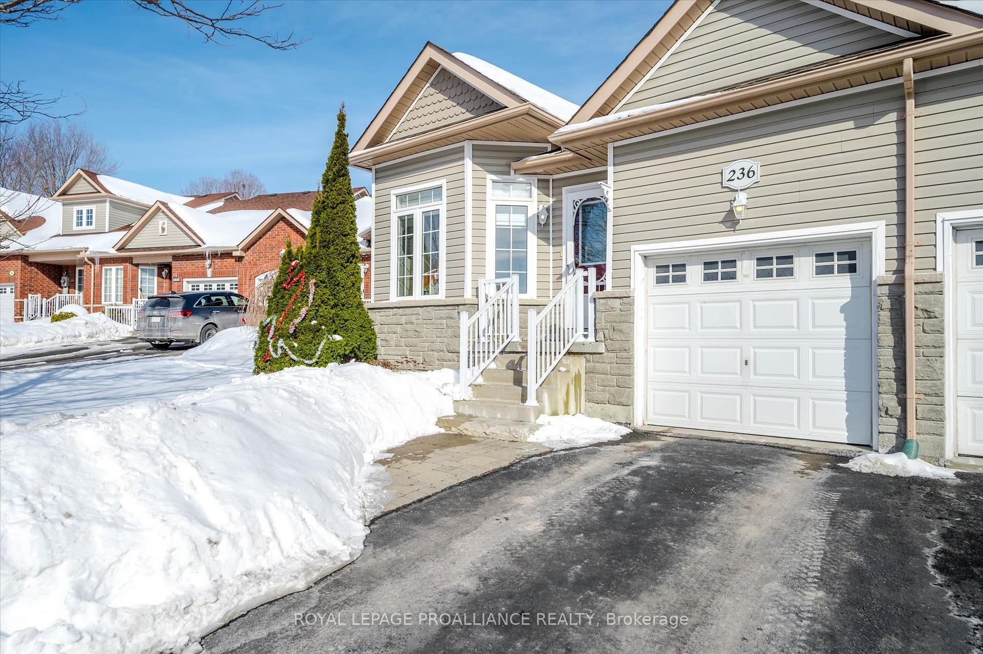 Photo 2 of 236 Tobin Court, Peterborough, Northcrest Ward 5 — HOMEH