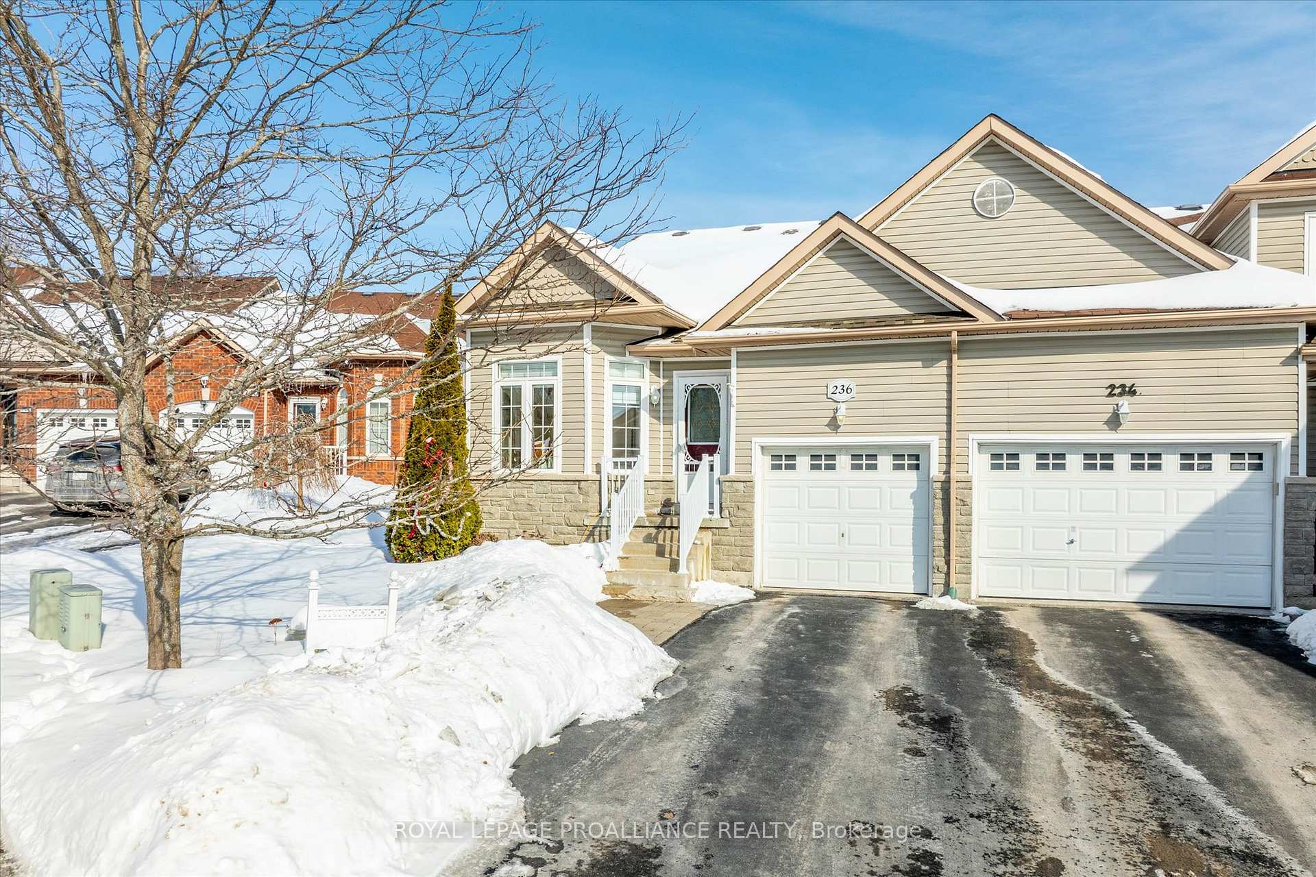 Photo 4 of 236 Tobin Court, Peterborough, Northcrest Ward 5 — HOMEH