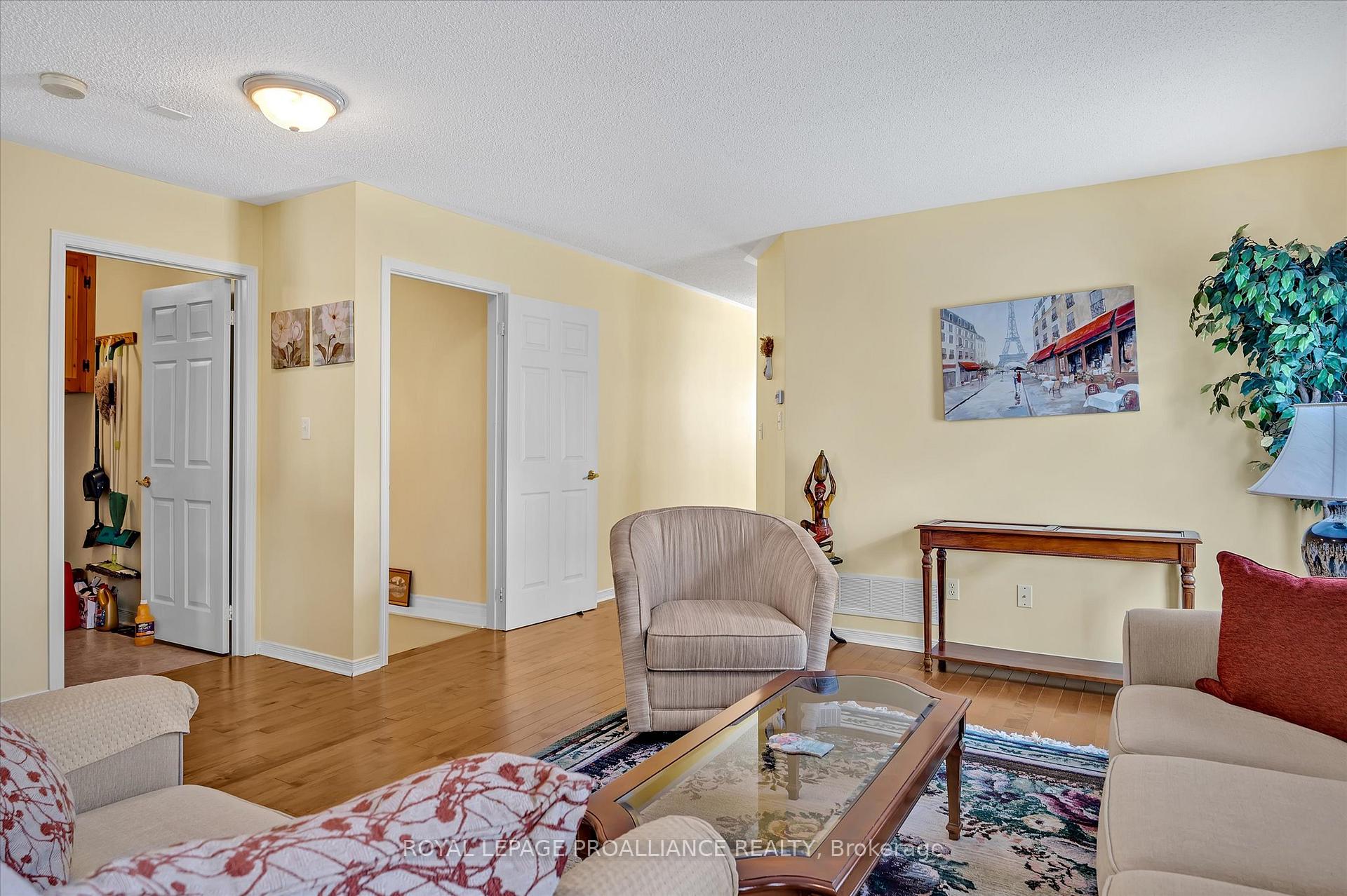 Photo 8 of 236 Tobin Court, Peterborough, Northcrest Ward 5 — HOMEH