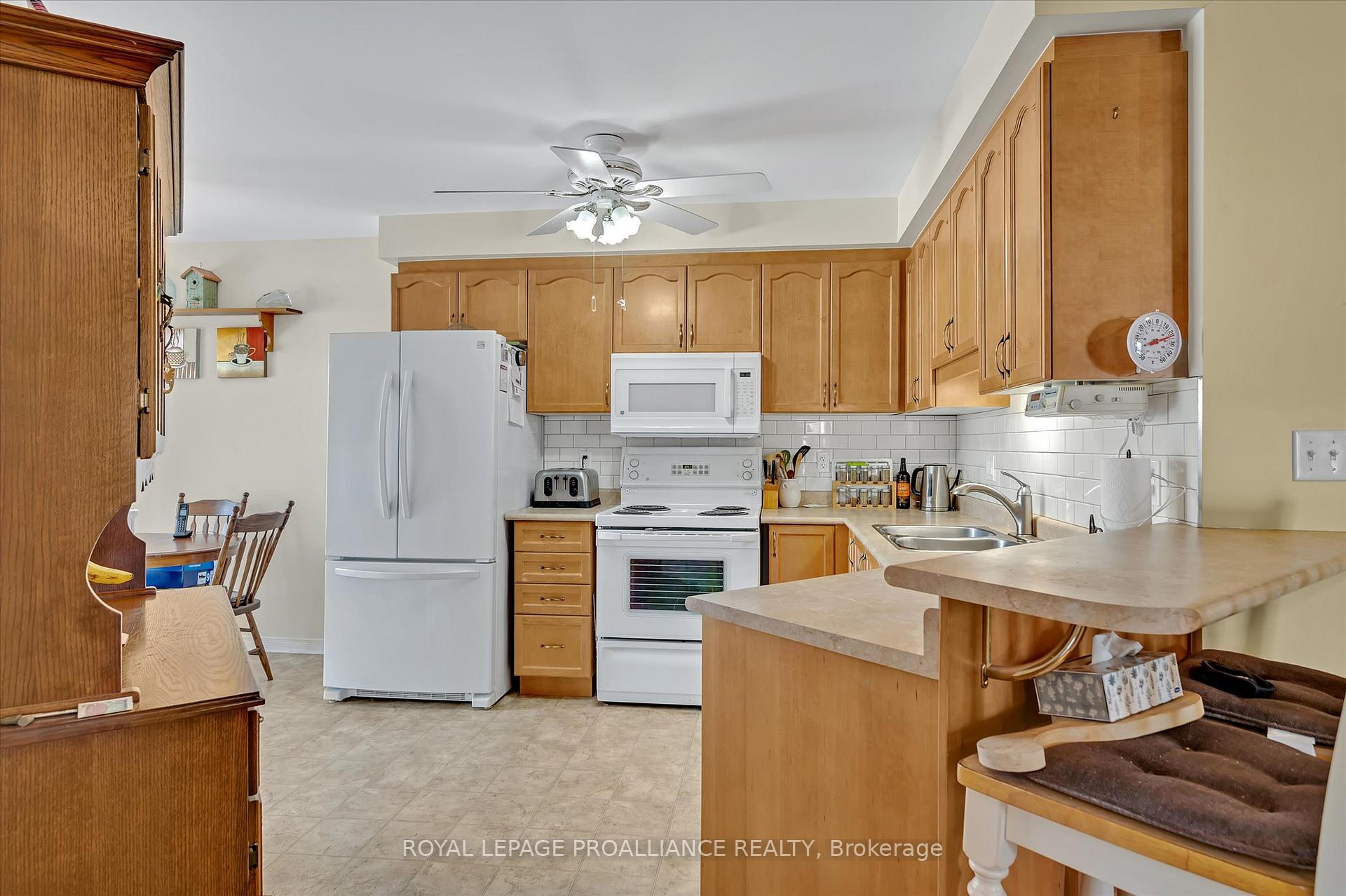 Photo 10 of 236 Tobin Court, Peterborough, Northcrest Ward 5 — HOMEH
