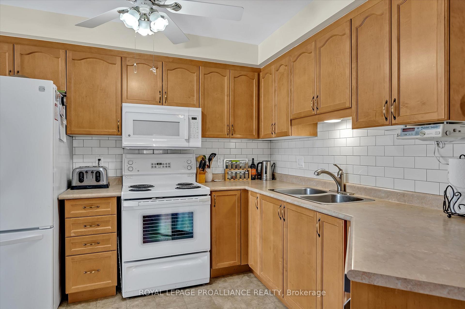Photo 11 of 236 Tobin Court, Peterborough, Northcrest Ward 5 — HOMEH