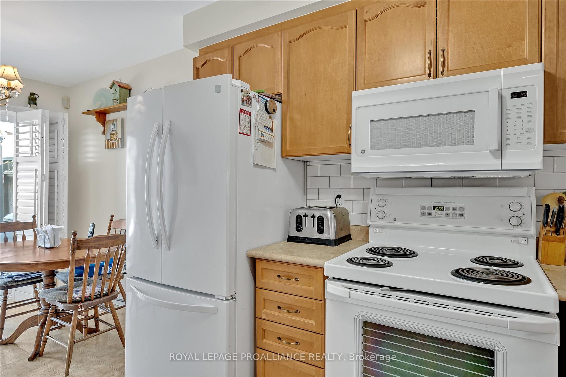 Photo 14 of 236 Tobin Court, Peterborough, Northcrest Ward 5 — HOMEH