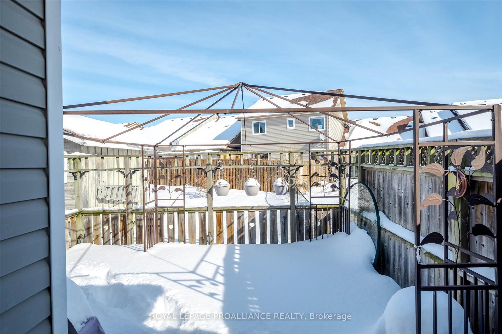 Photo 16 of 236 Tobin Court, Peterborough, Northcrest Ward 5 — HOMEH