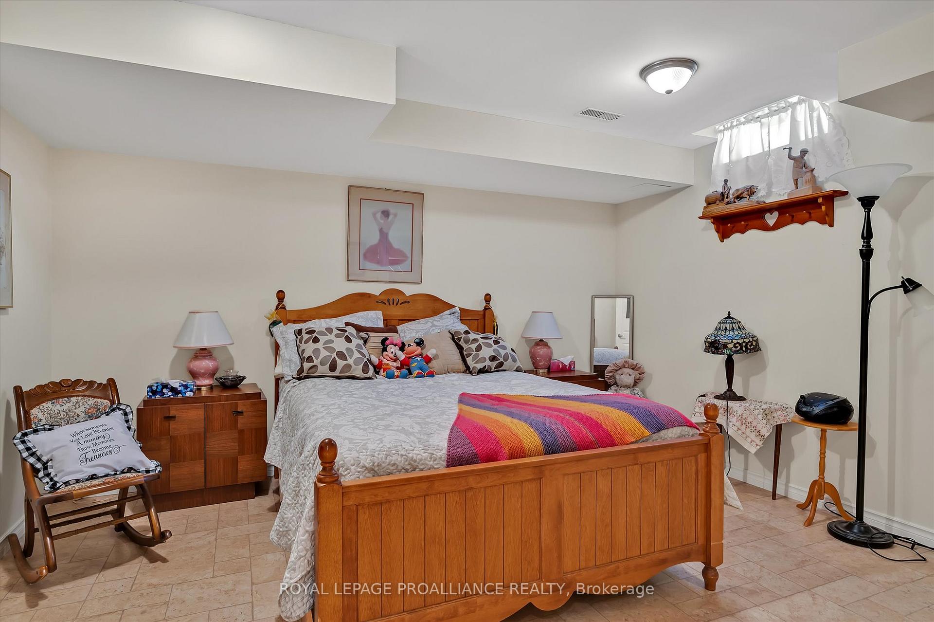 Photo 30 of 236 Tobin Court, Peterborough, Northcrest Ward 5 — HOMEH