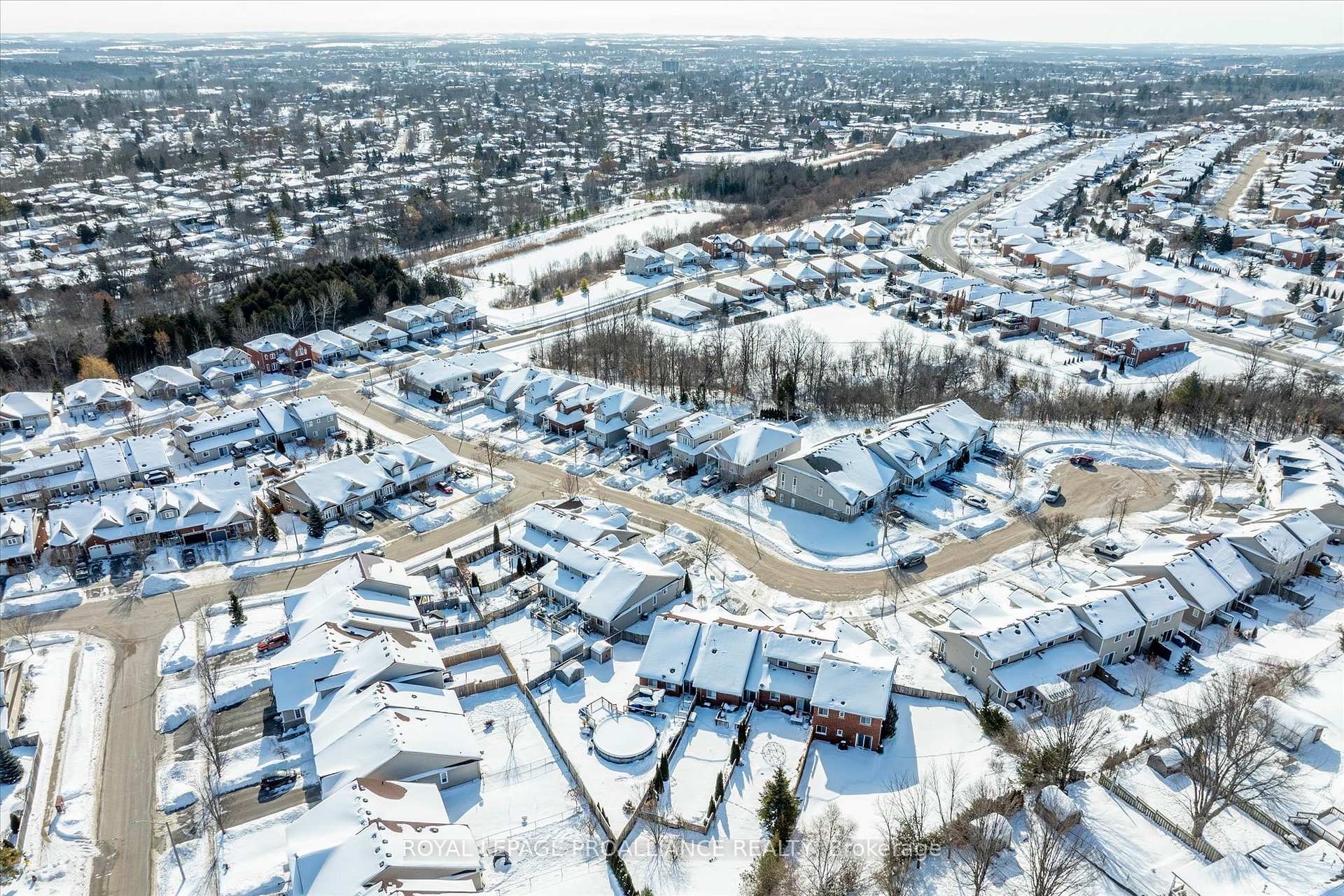 Photo 40 of 236 Tobin Court, Peterborough, Northcrest Ward 5 — HOMEH