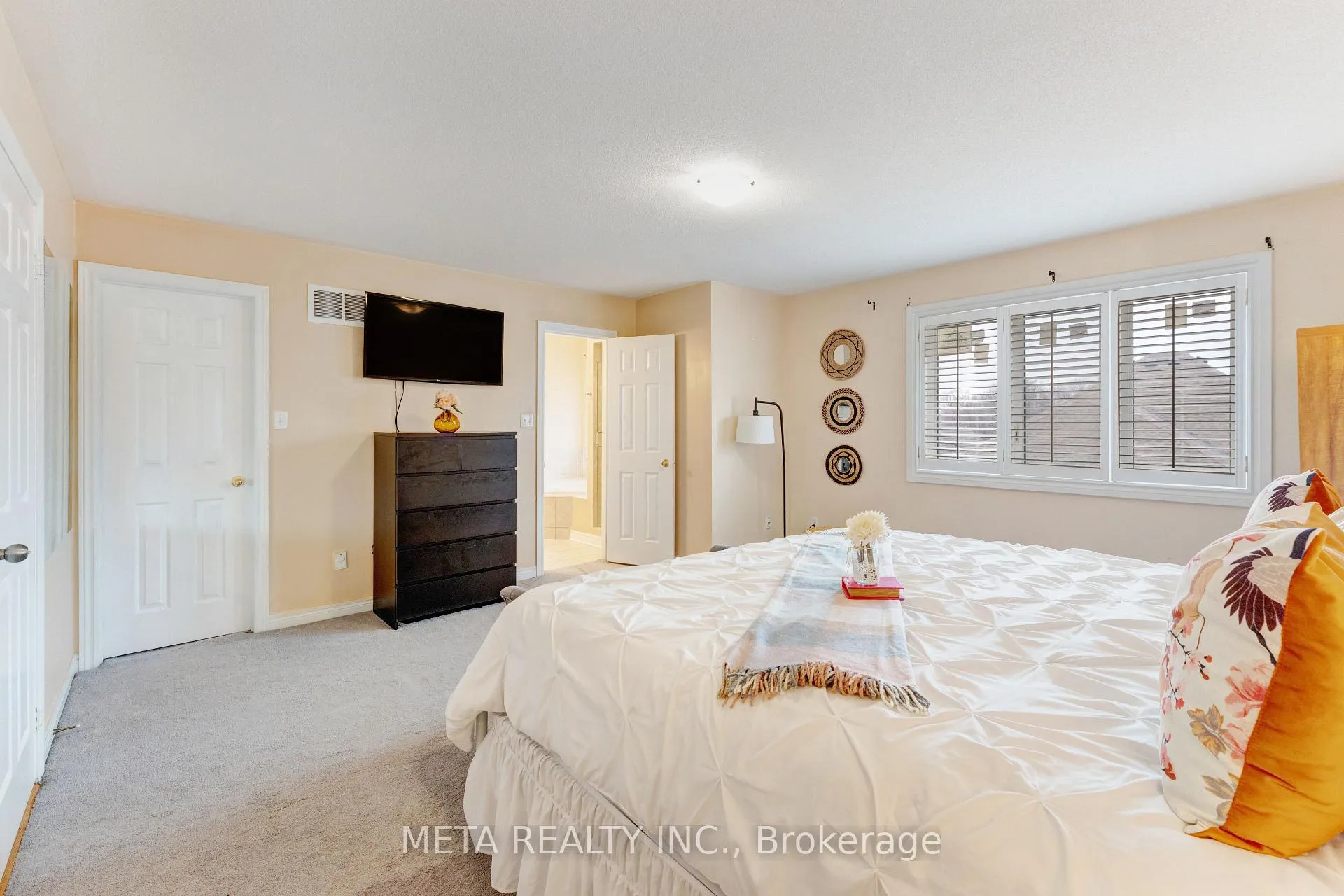 Photo 15 of 30 Krakow Street, Brampton, Bram West — HOMEH
