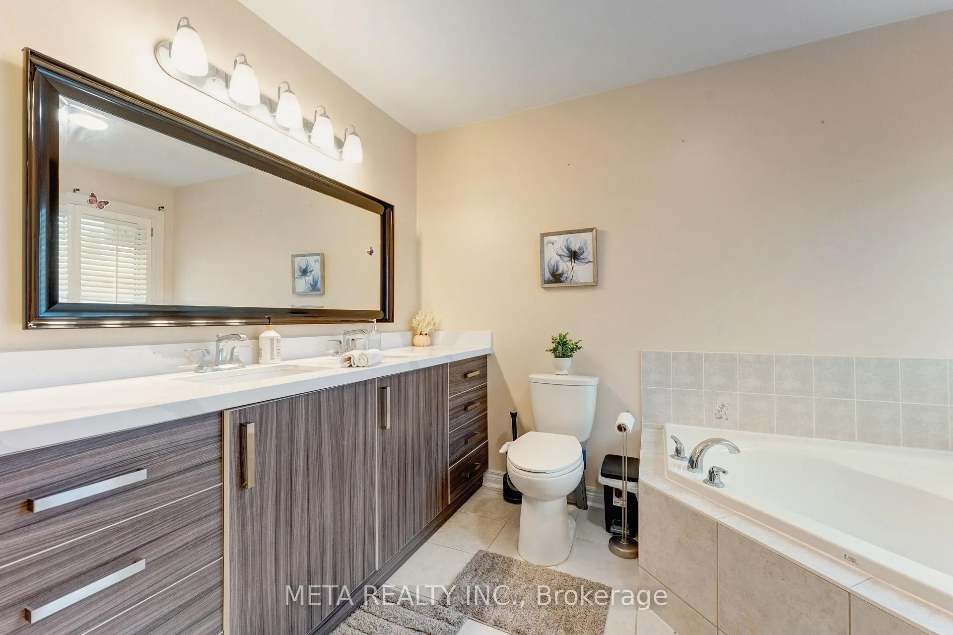 Photo 16 of 30 Krakow Street, Brampton, Bram West — HOMEH