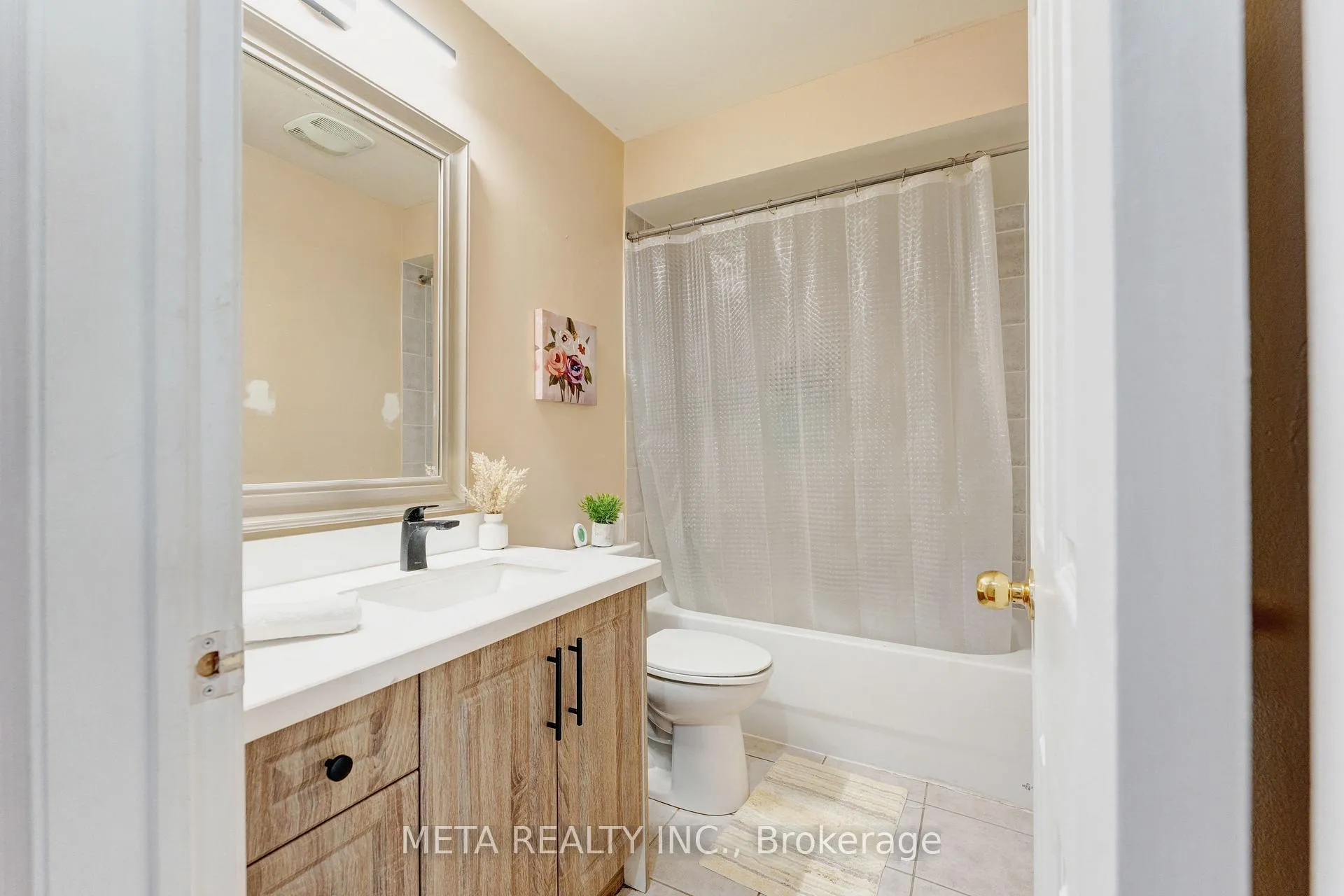 Photo 23 of 30 Krakow Street, Brampton, Bram West — HOMEH