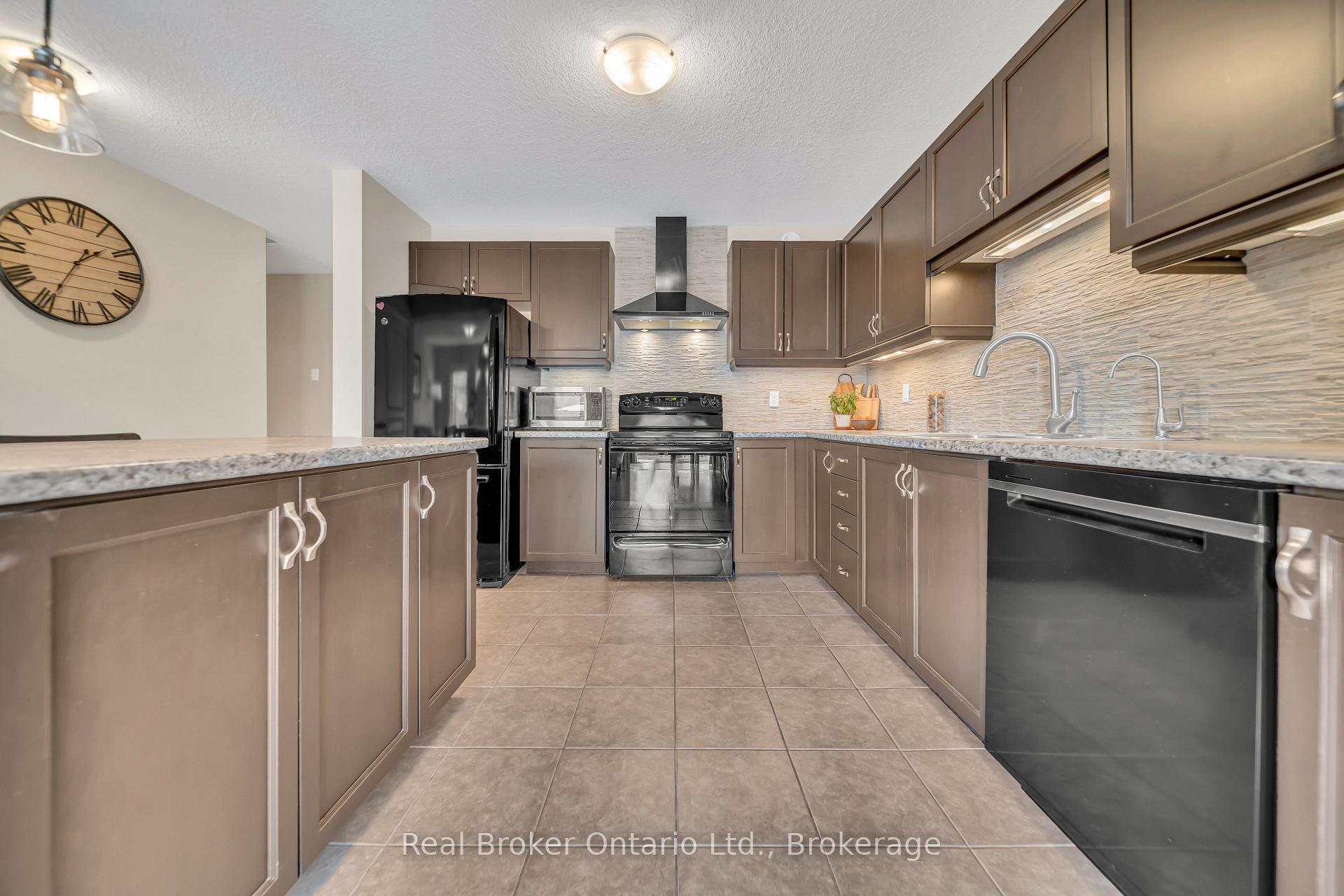 Photo 12 of 45 Wideman Boulevard, Guelph, Victoria North — HOMEH