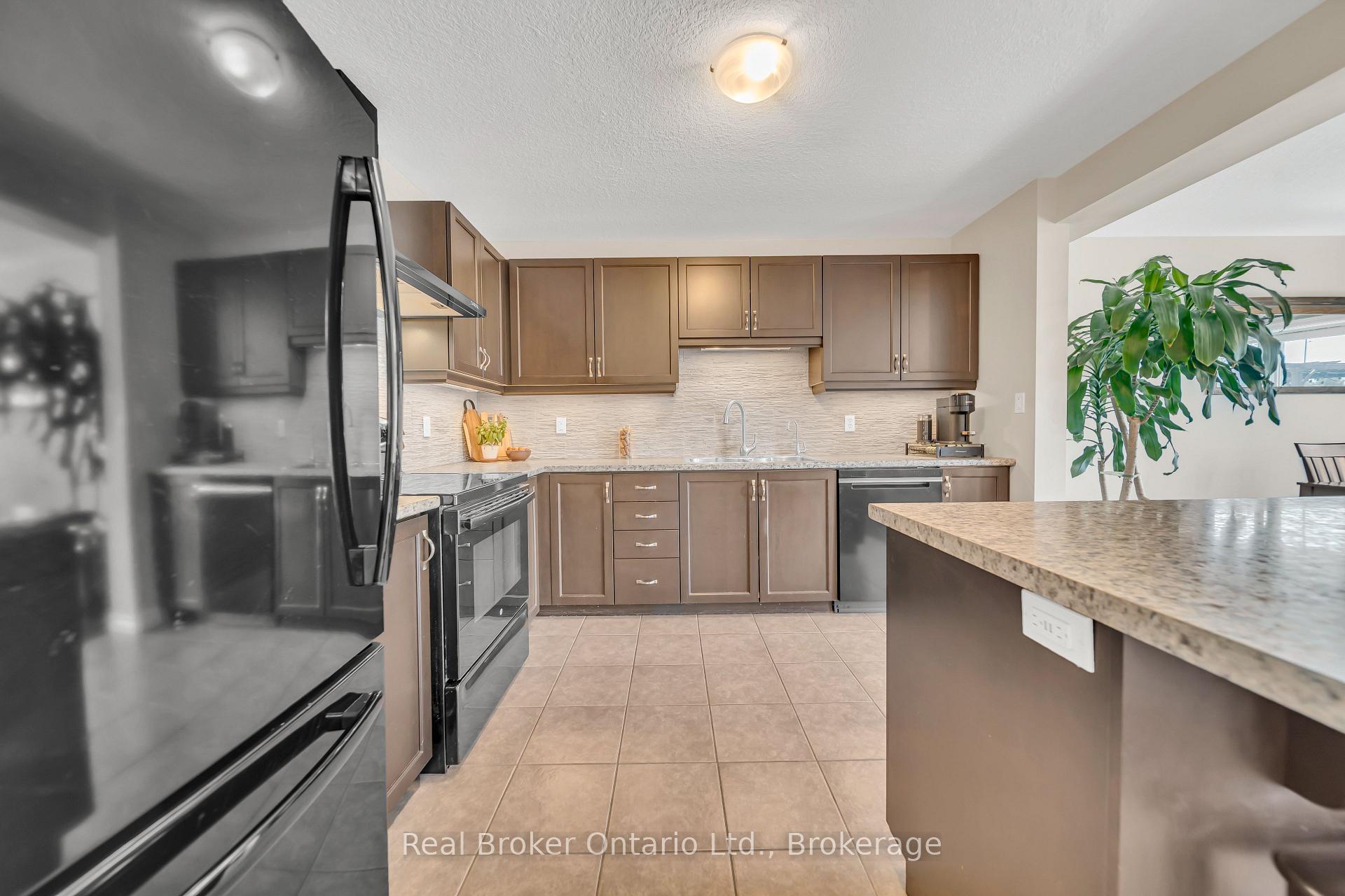 Photo 13 of 45 Wideman Boulevard, Guelph, Victoria North — HOMEH
