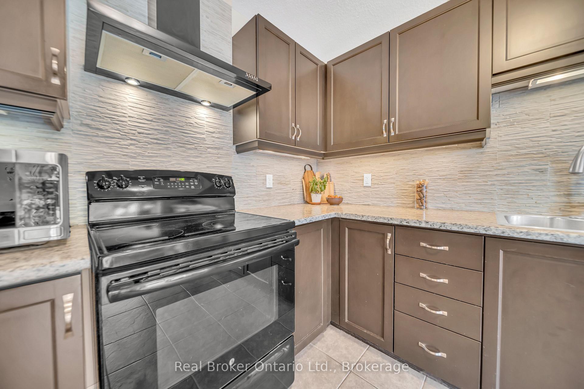 Photo 14 of 45 Wideman Boulevard, Guelph, Victoria North — HOMEH
