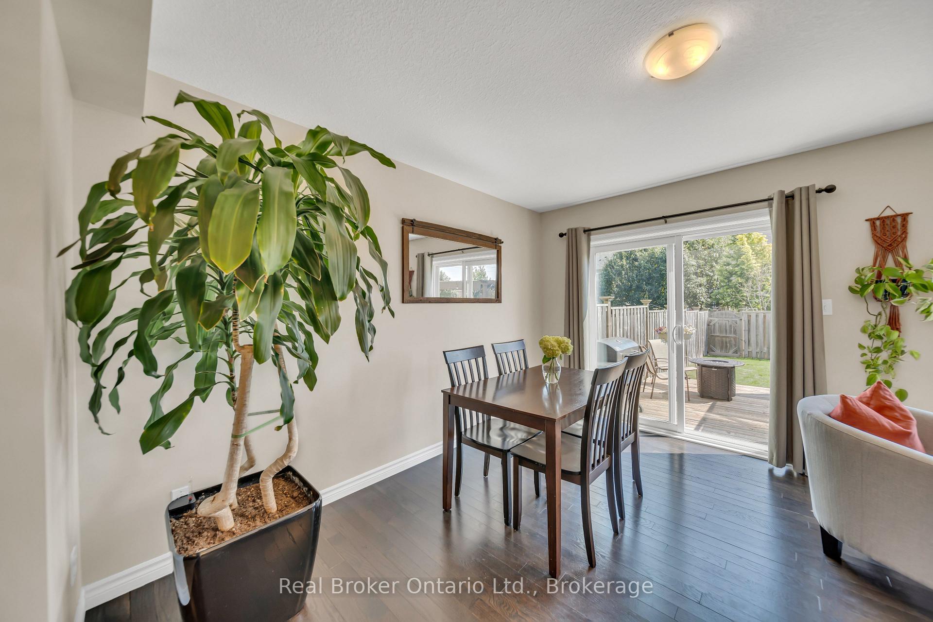 Photo 18 of 45 Wideman Boulevard, Guelph, Victoria North — HOMEH