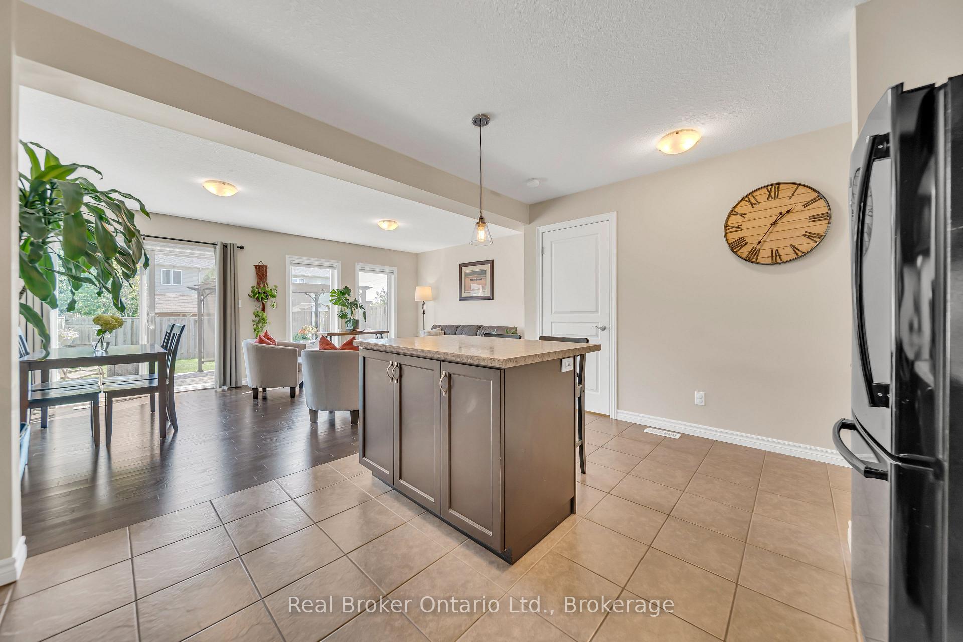 Photo 34 of 45 Wideman Boulevard, Guelph, Victoria North — HOMEH