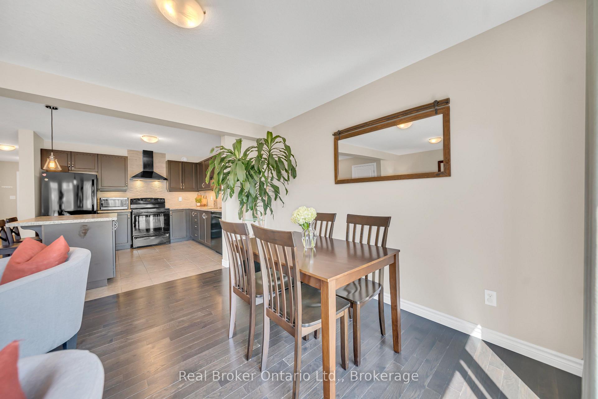 Photo 38 of 45 Wideman Boulevard, Guelph, Victoria North — HOMEH
