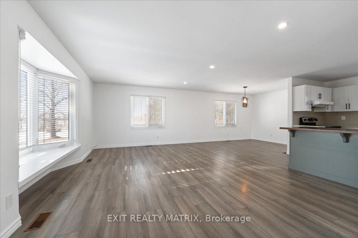 Photo 11 of 6945 Dalmeny Road, Ottawa, Osgoode Twp South of Reg Rd 6 — HOMEH