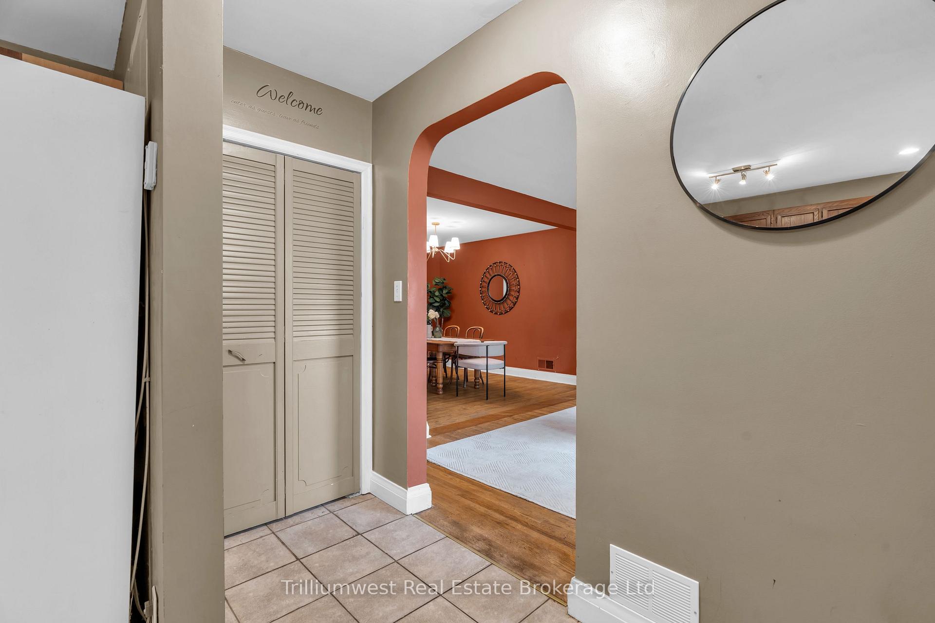 Photo 9 of 122 Metcalfe Street, Guelph, St. George's — HOMEH