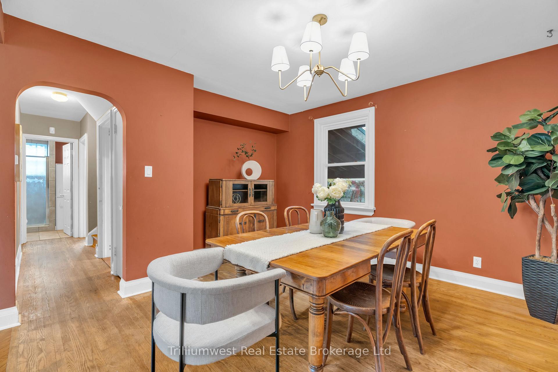 Photo 13 of 122 Metcalfe Street, Guelph, St. George's — HOMEH