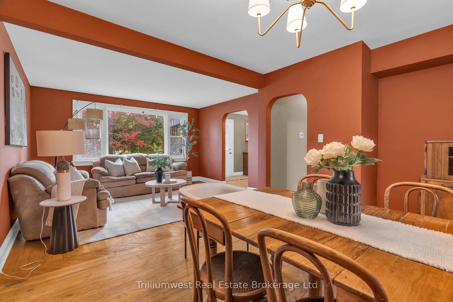 Photo 14 of 122 Metcalfe Street, Guelph, St. George's — HOMEH