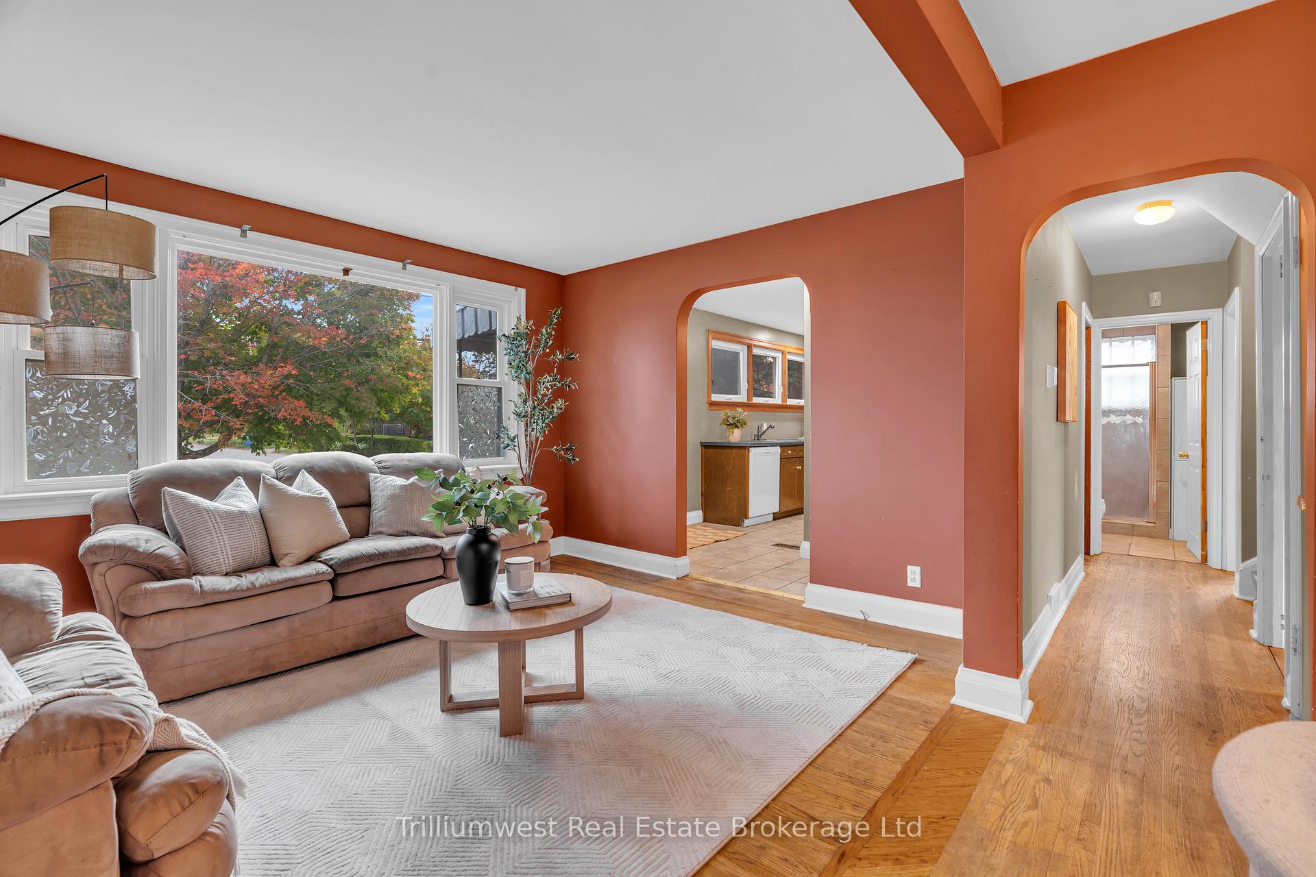 Photo 15 of 122 Metcalfe Street, Guelph, St. George's — HOMEH