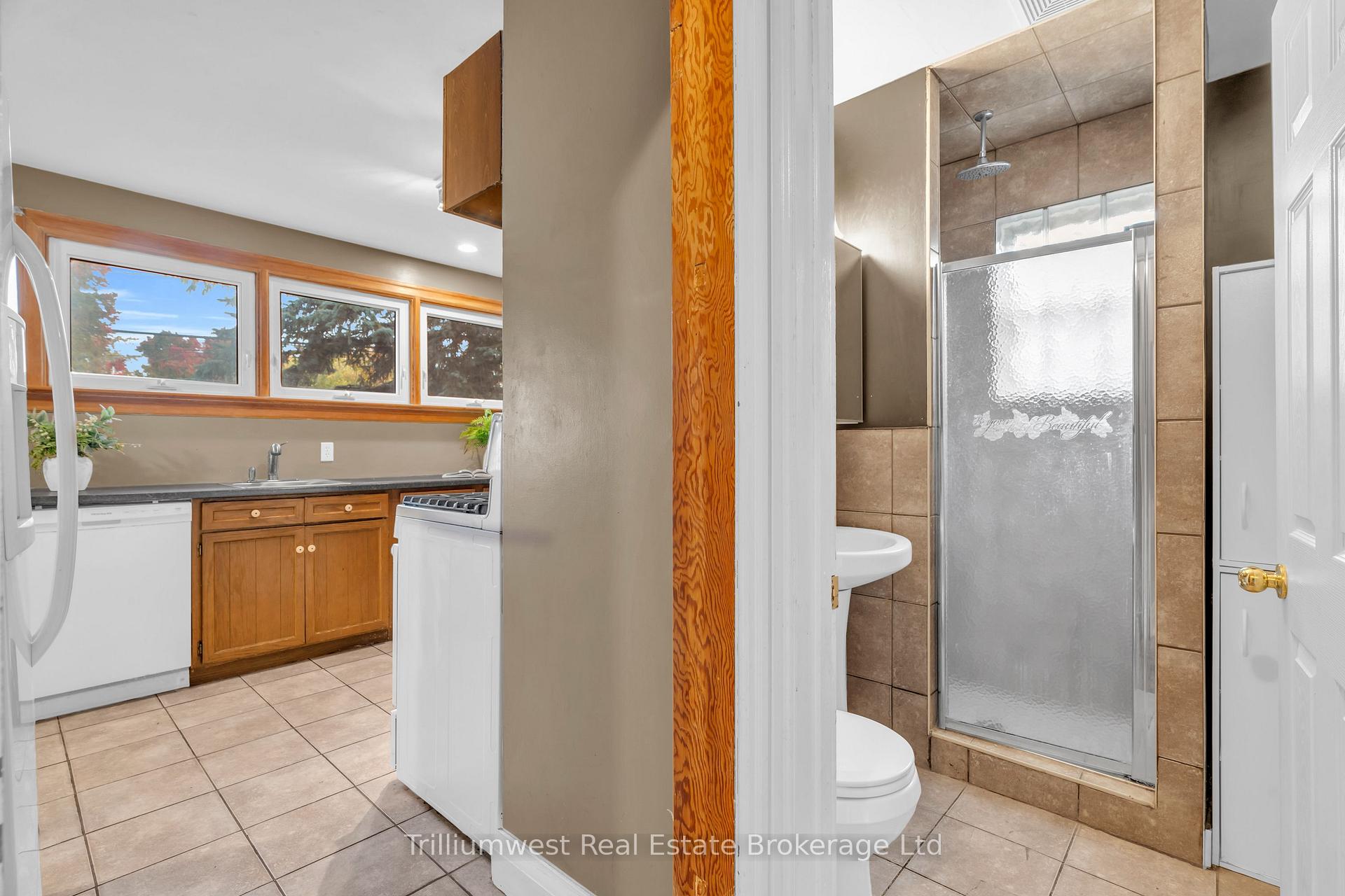 Photo 17 of 122 Metcalfe Street, Guelph, St. George's — HOMEH