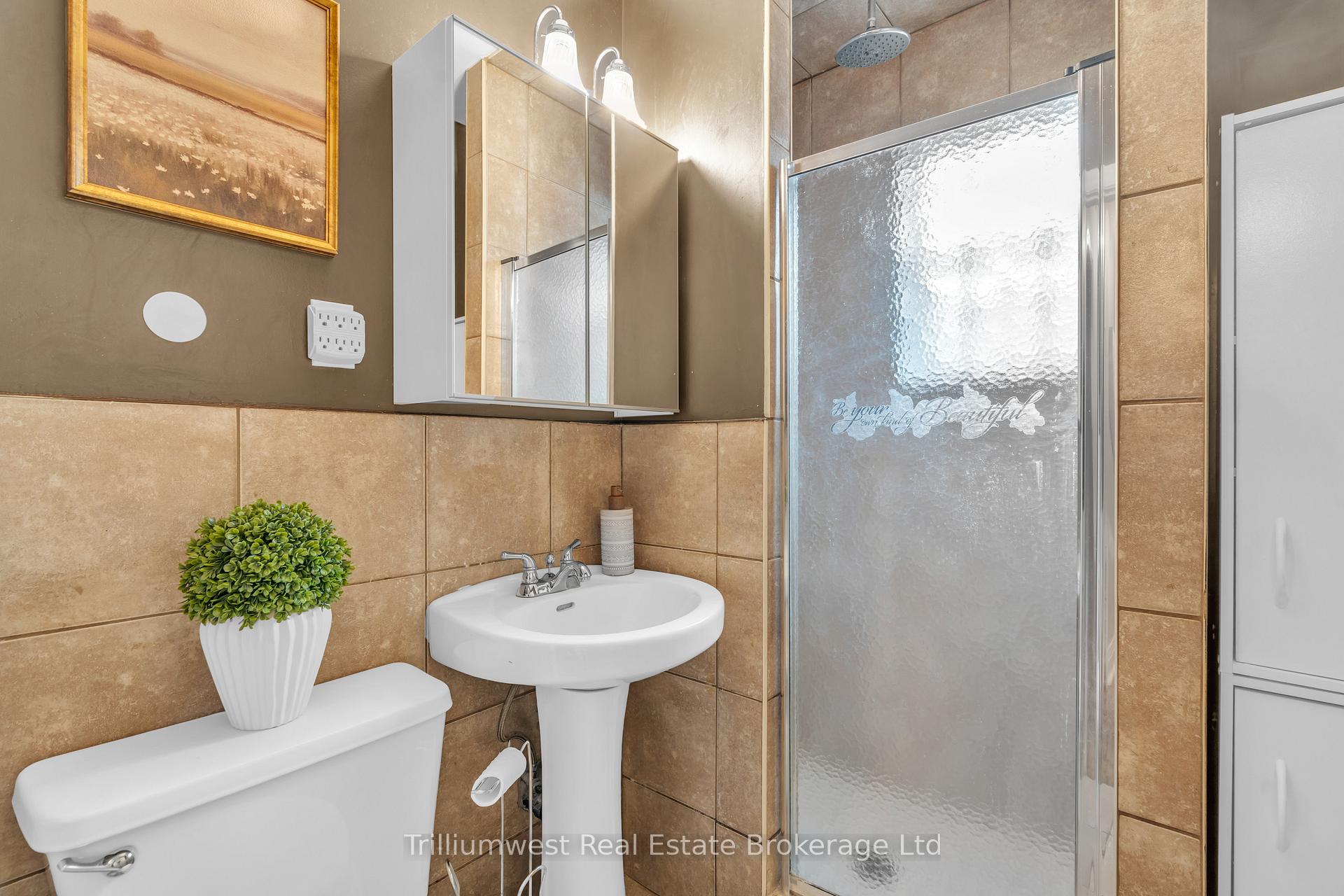 Photo 18 of 122 Metcalfe Street, Guelph, St. George's — HOMEH