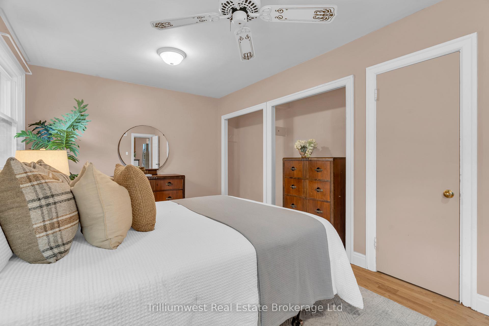Photo 20 of 122 Metcalfe Street, Guelph, St. George's — HOMEH