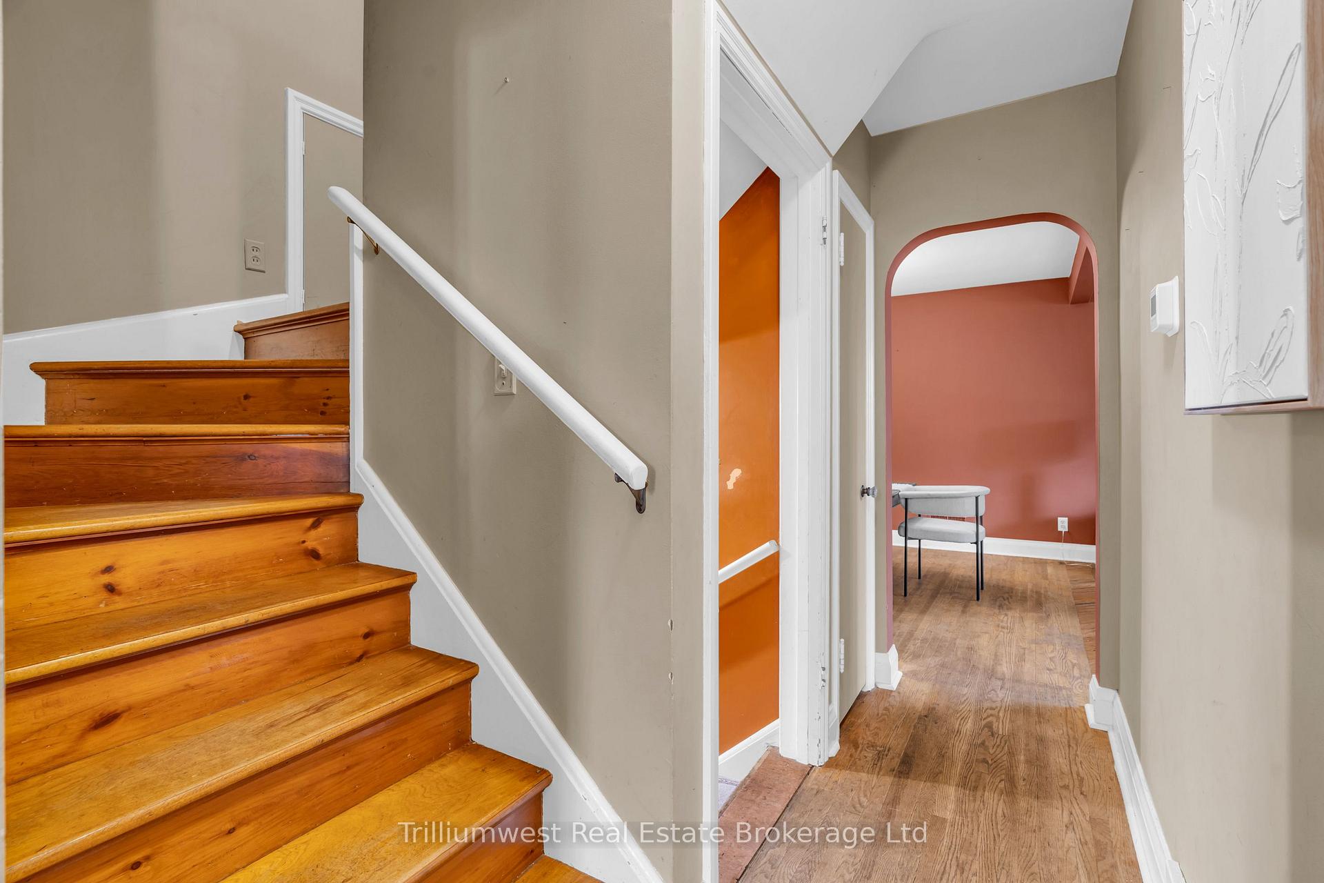 Photo 23 of 122 Metcalfe Street, Guelph, St. George's — HOMEH