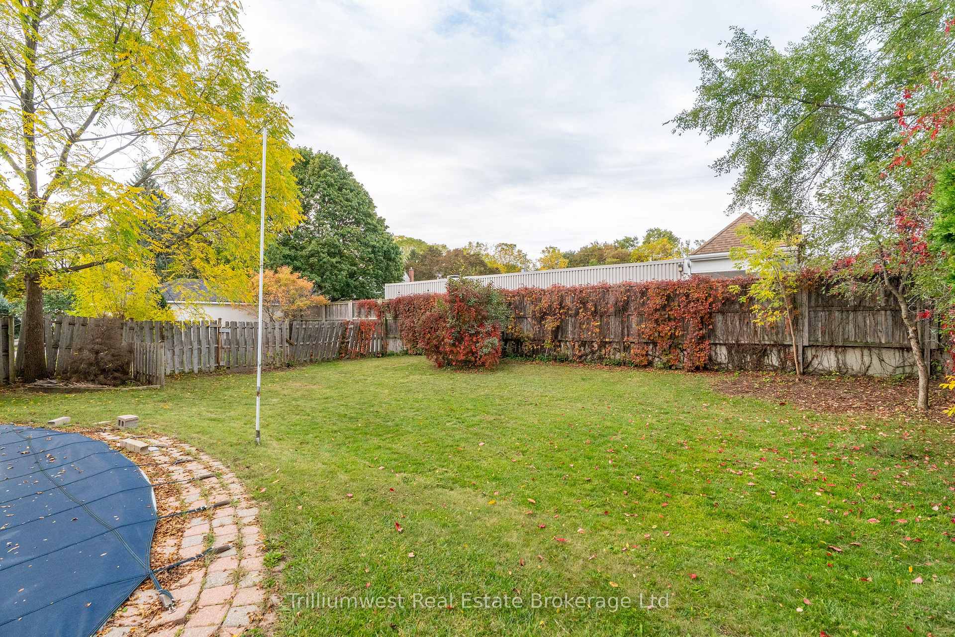 Photo 32 of 122 Metcalfe Street, Guelph, St. George's — HOMEH