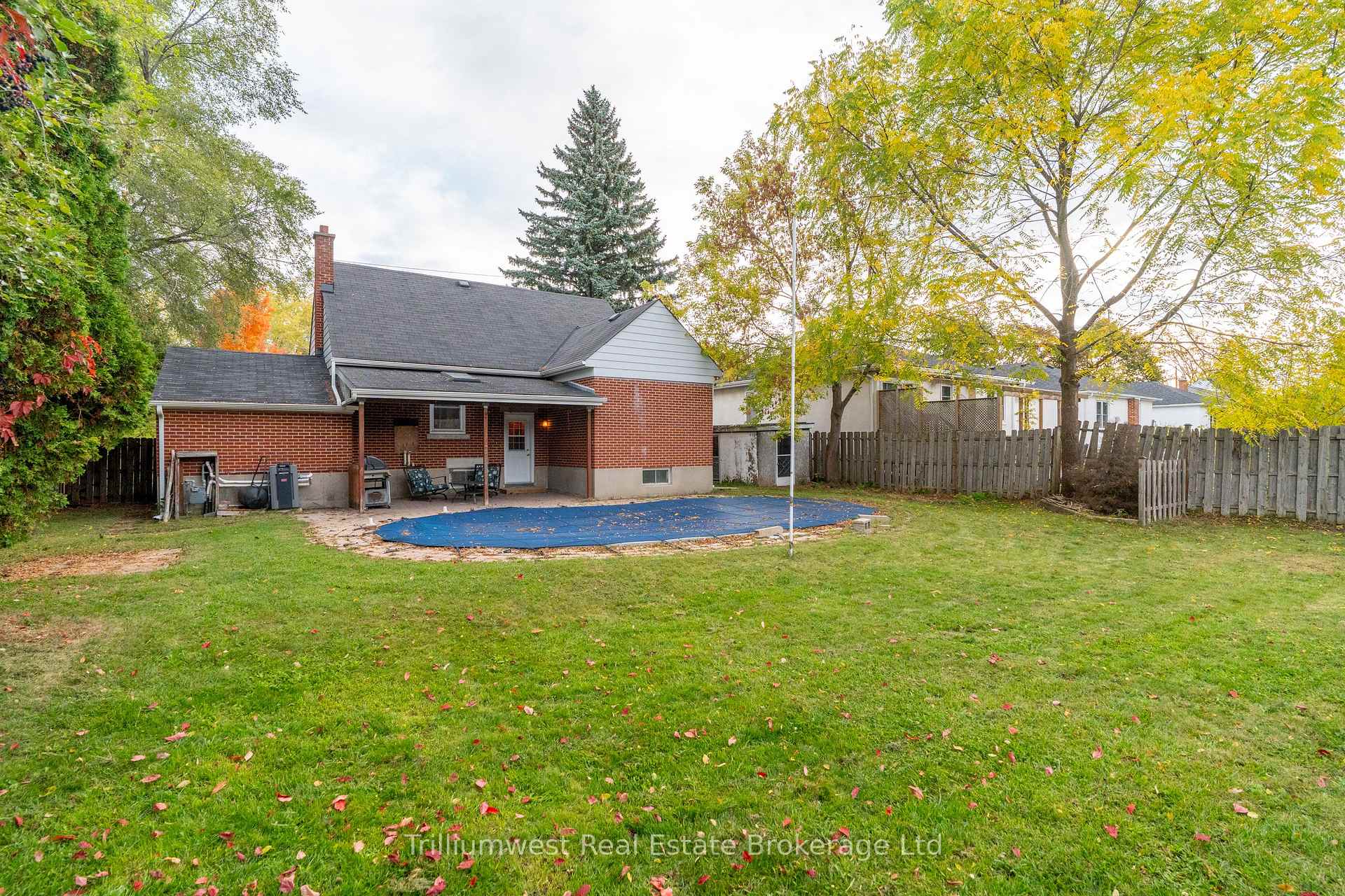 Photo 33 of 122 Metcalfe Street, Guelph, St. George's — HOMEH