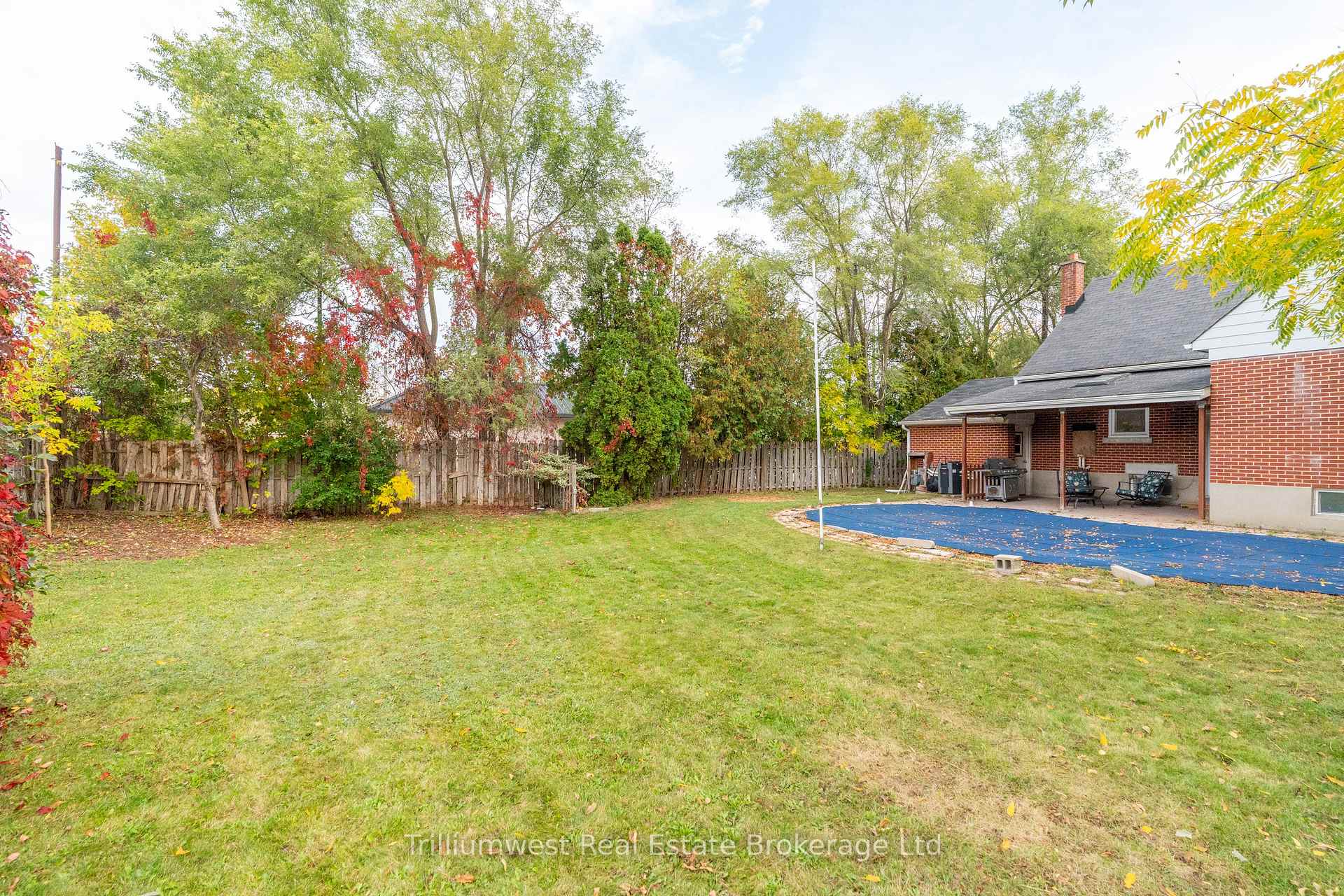 Photo 37 of 122 Metcalfe Street, Guelph, St. George's — HOMEH