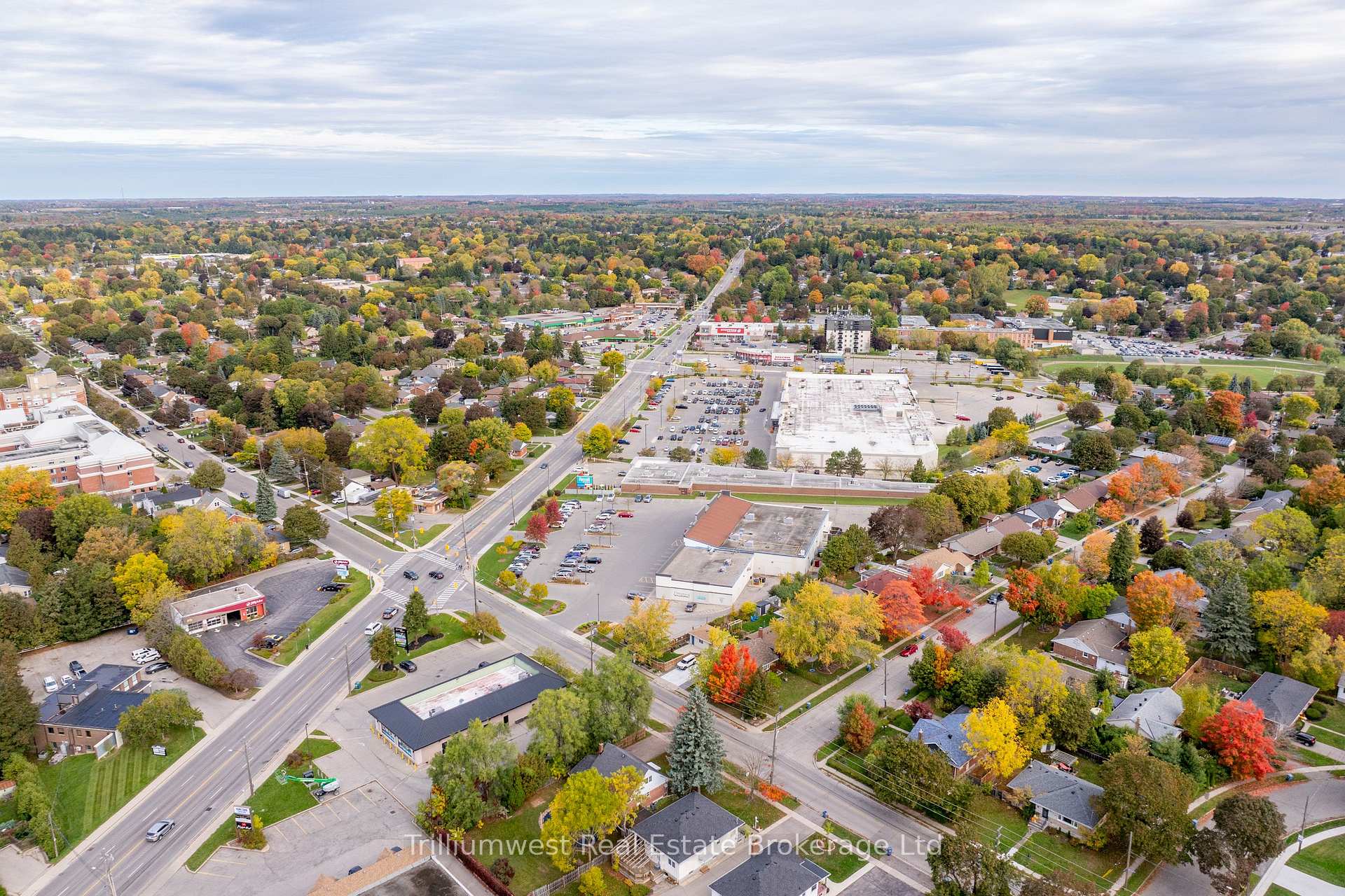 Photo 39 of 122 Metcalfe Street, Guelph, St. George's — HOMEH